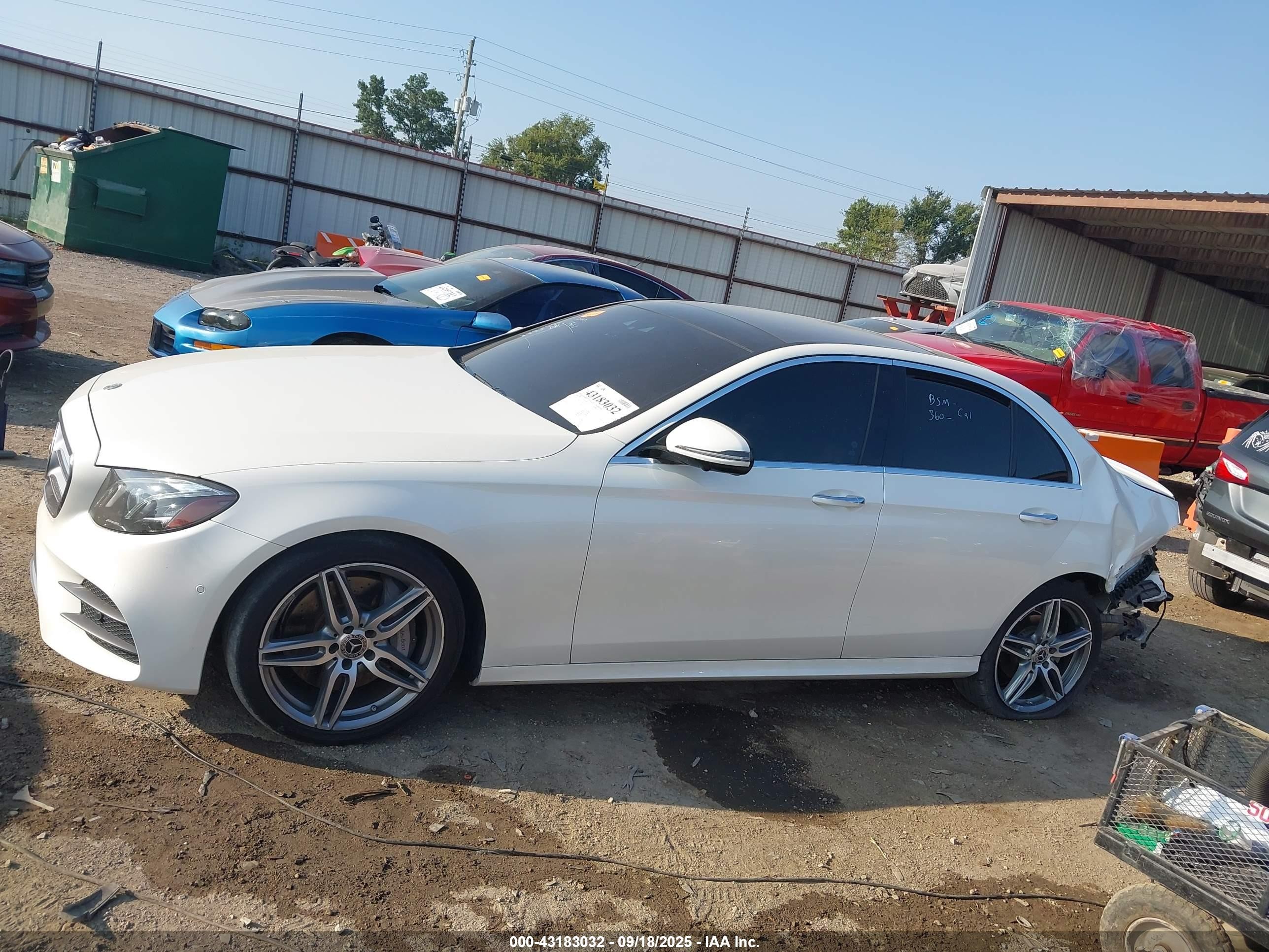 2018 Mercedes-benz E 300 4matic Белый vin: WDDZF4KB5JA338300