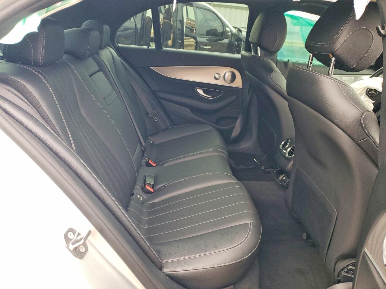 2017 Mercedes-benz E 300 4matic Silver vin: WDDZF4KB6HA035956