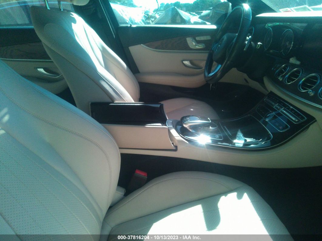 2017 Mercedes-benz E-class E 300 White vin: WDDZF4KB7HA053219