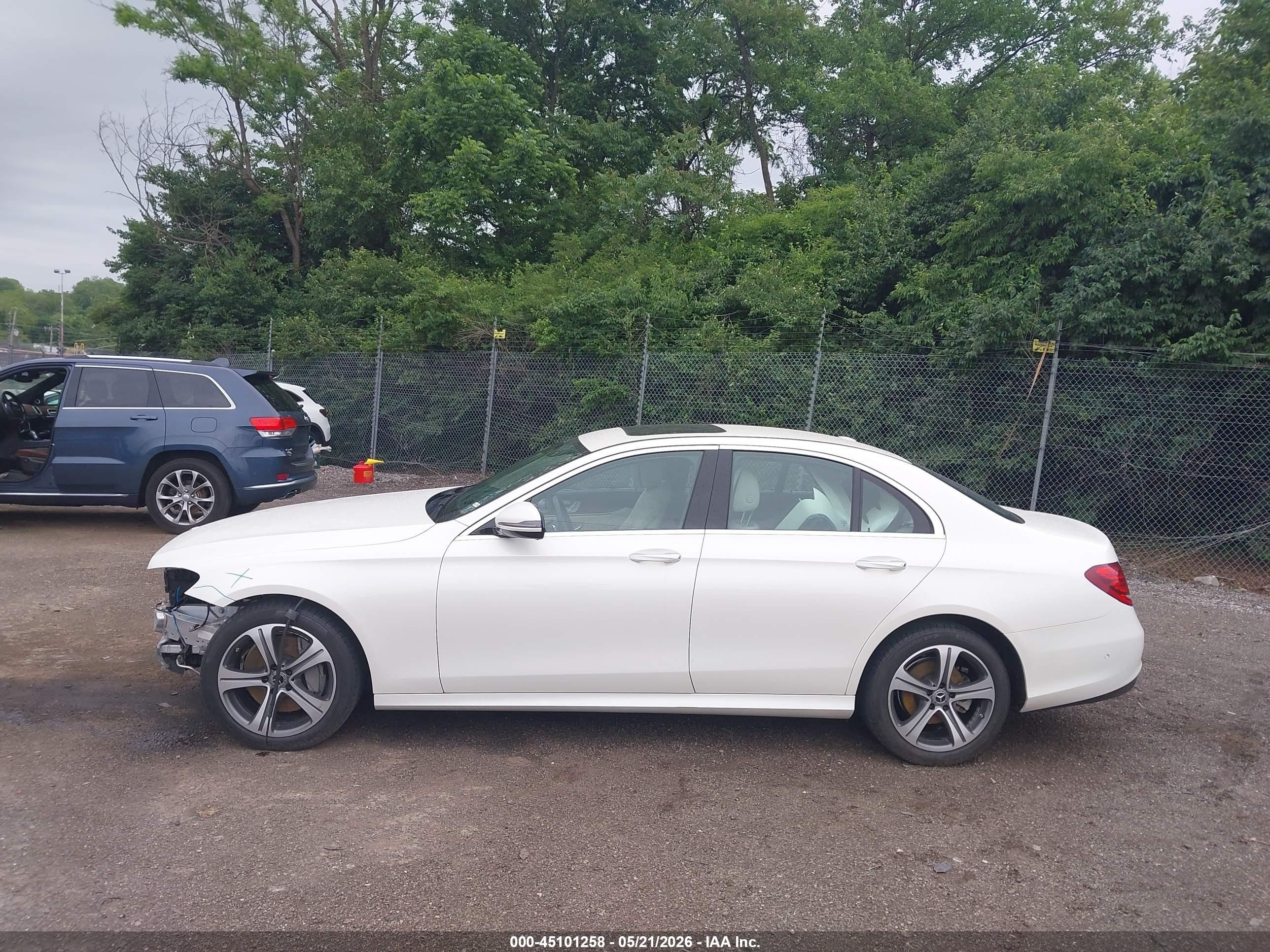 2017 Mercedes-benz E 300 4matic Cream vin: WDDZF4KB7HA259804