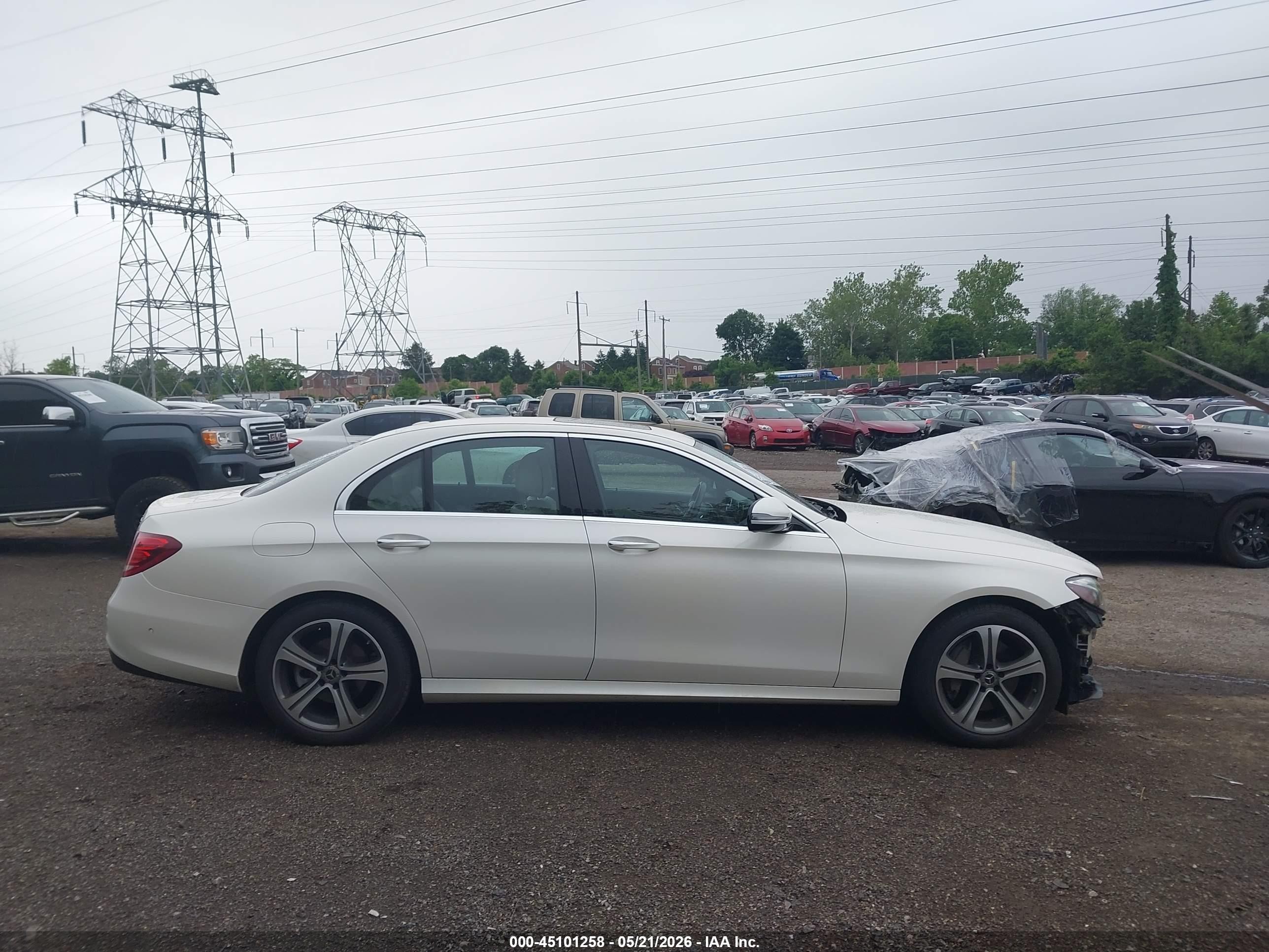 2017 Mercedes-benz E 300 4matic Cream vin: WDDZF4KB7HA259804