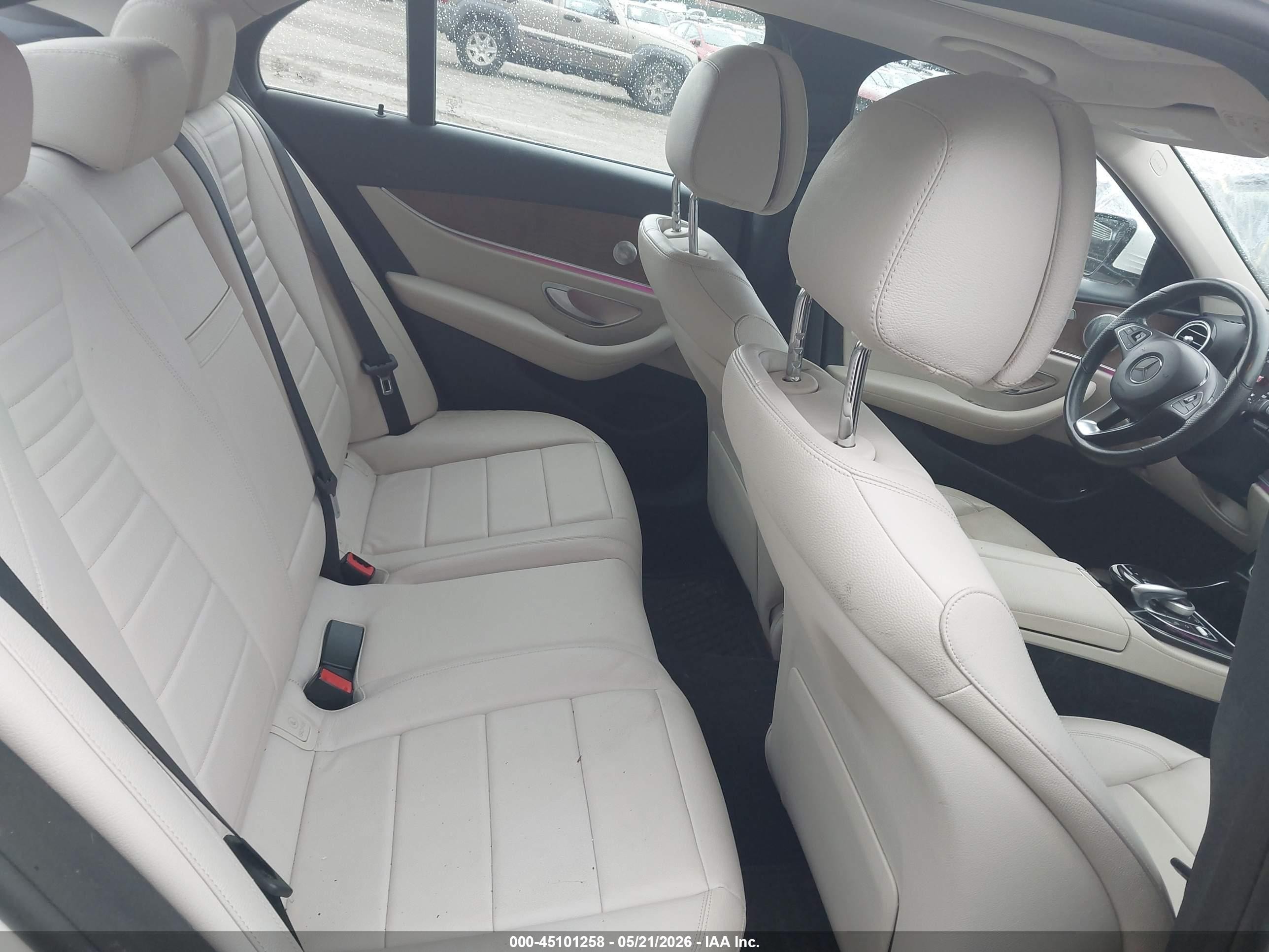 2017 Mercedes-benz E 300 4matic Cream vin: WDDZF4KB7HA259804