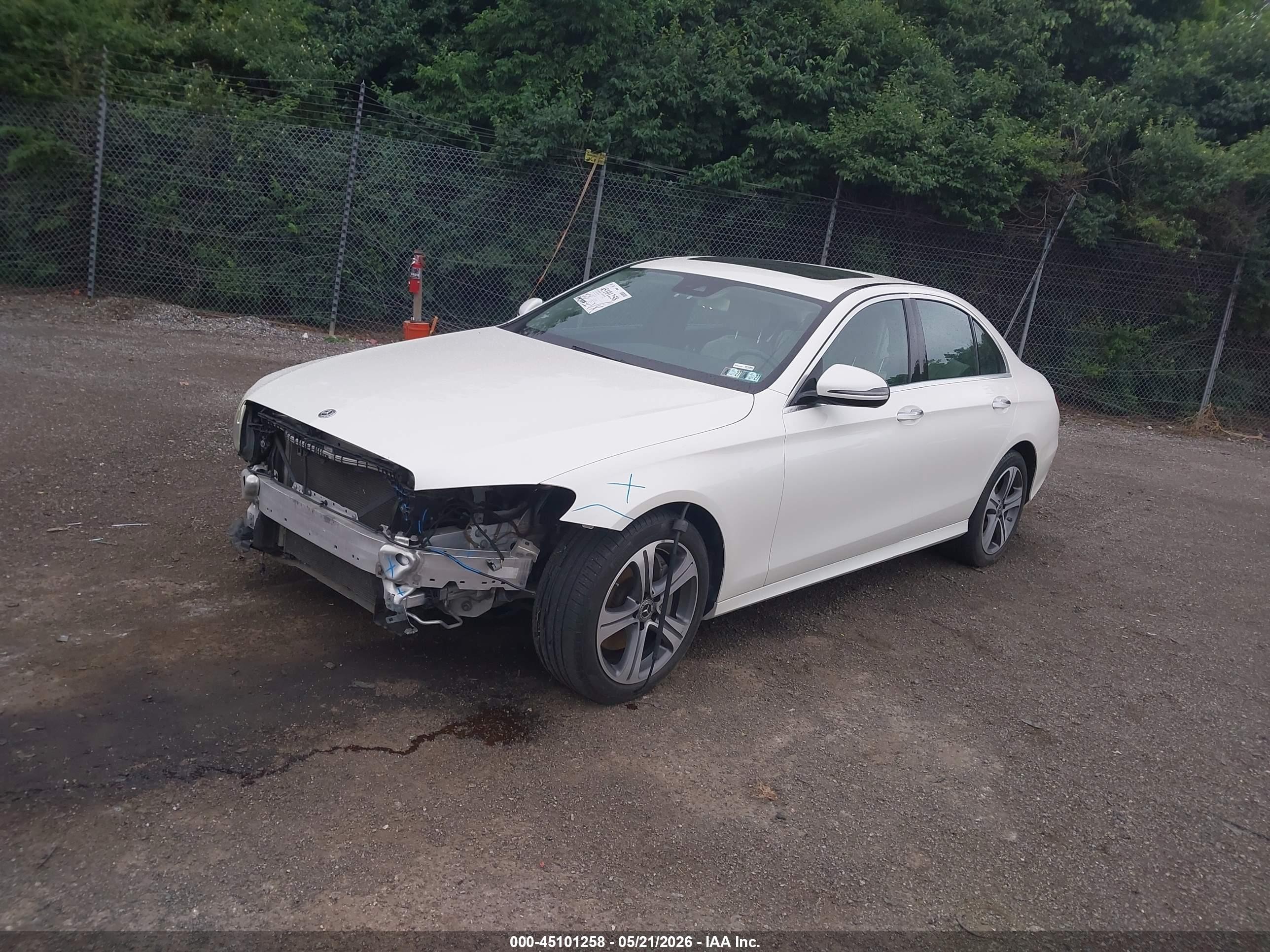 2017 Mercedes-benz E 300 4matic Cream vin: WDDZF4KB7HA259804