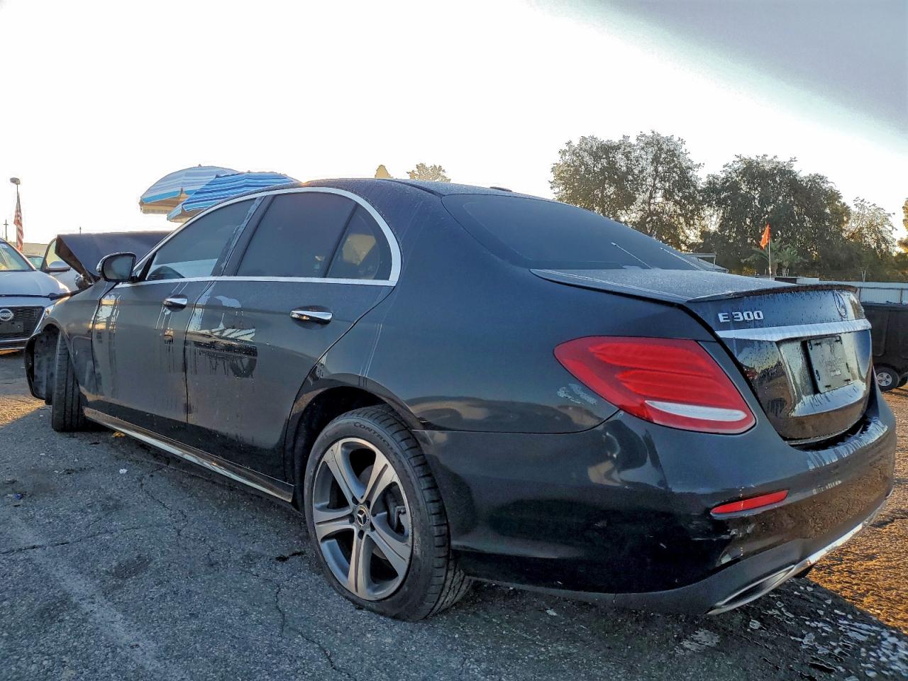2019 Mercedes-benz E 300 4matic Black vin: WDDZF4KB7KA561715