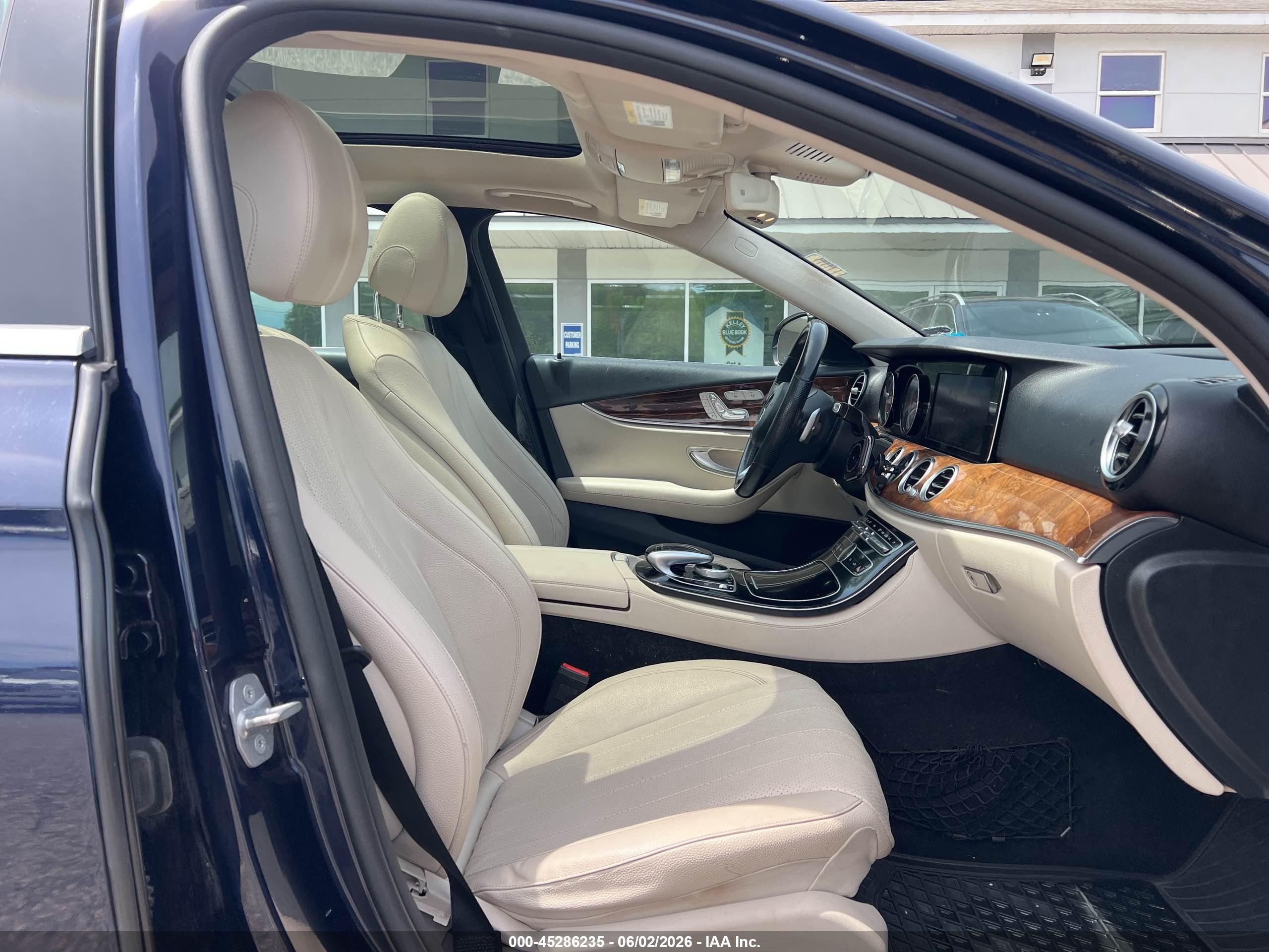 2017 Mercedes-benz E 300 4matic Dark Blue vin: WDDZF4KB8HA132821