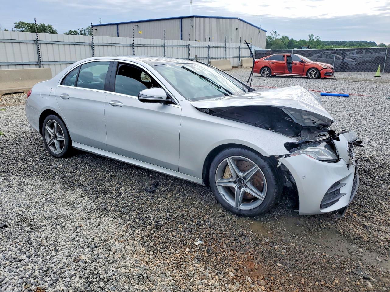 2017 Mercedes-benz E 300 4matic Silver vin: WDDZF4KBXHA050024