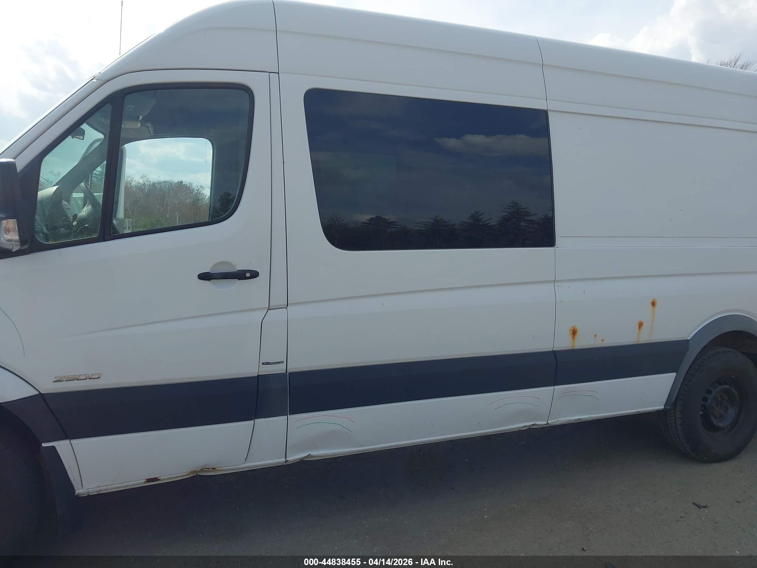 2014 Freightliner Sprinter 2500 High  Roof White vin: WDRPE8DC8E5870513