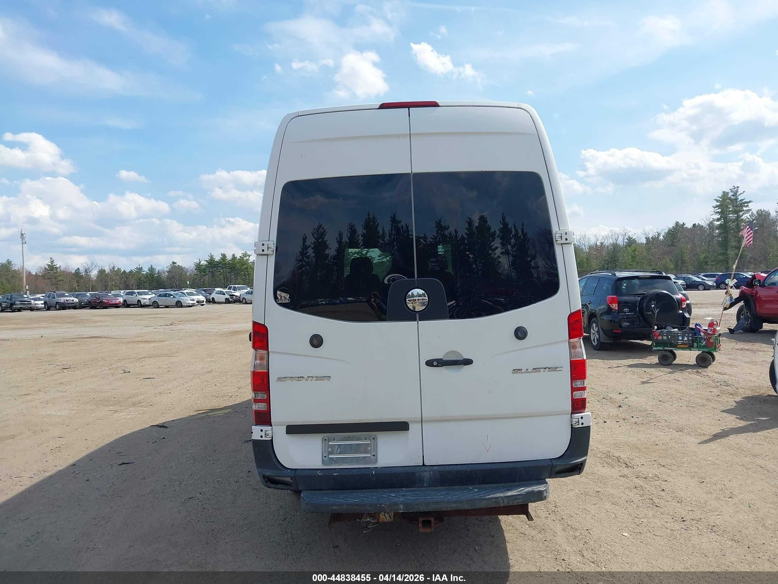 2014 Freightliner Sprinter 2500 High  Roof White vin: WDRPE8DC8E5870513