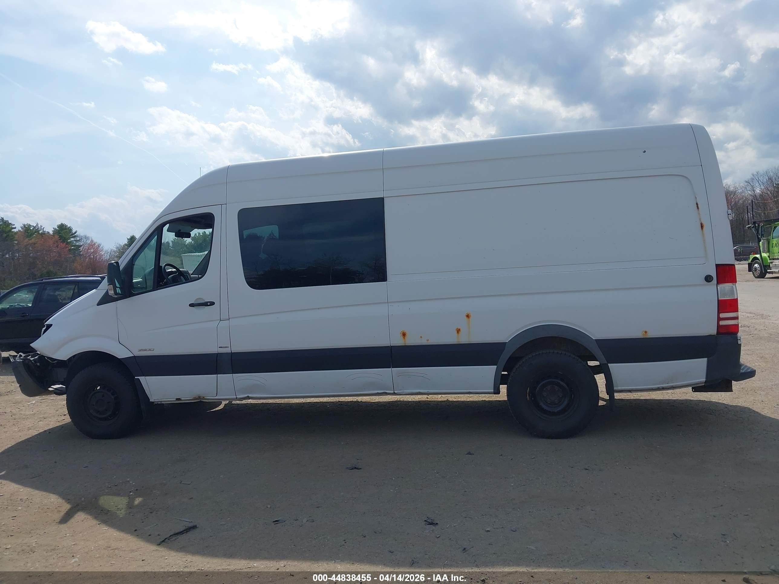 2014 Freightliner Sprinter 2500 High  Roof White vin: WDRPE8DC8E5870513