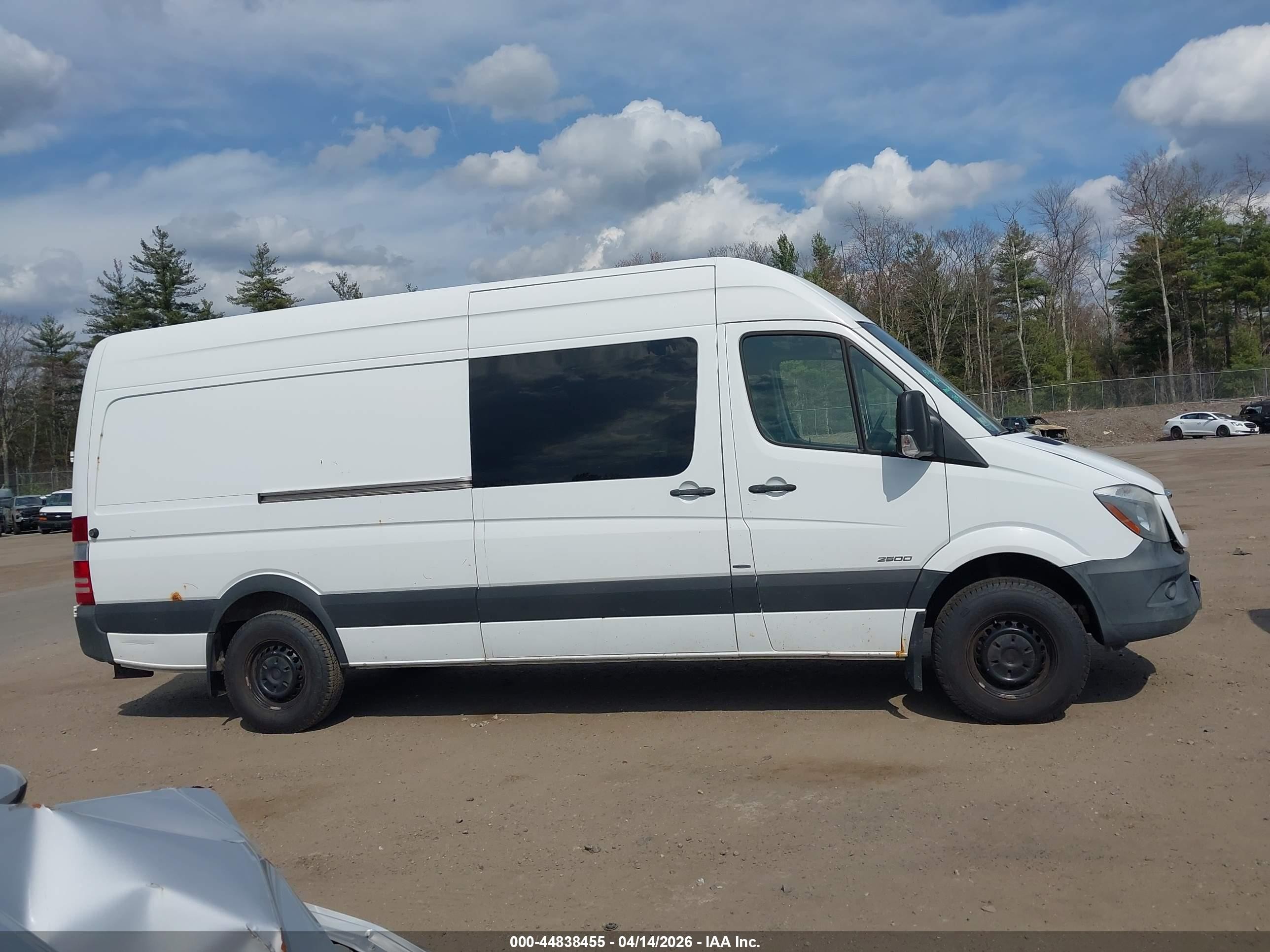 2014 Freightliner Sprinter 2500 High  Roof White vin: WDRPE8DC8E5870513