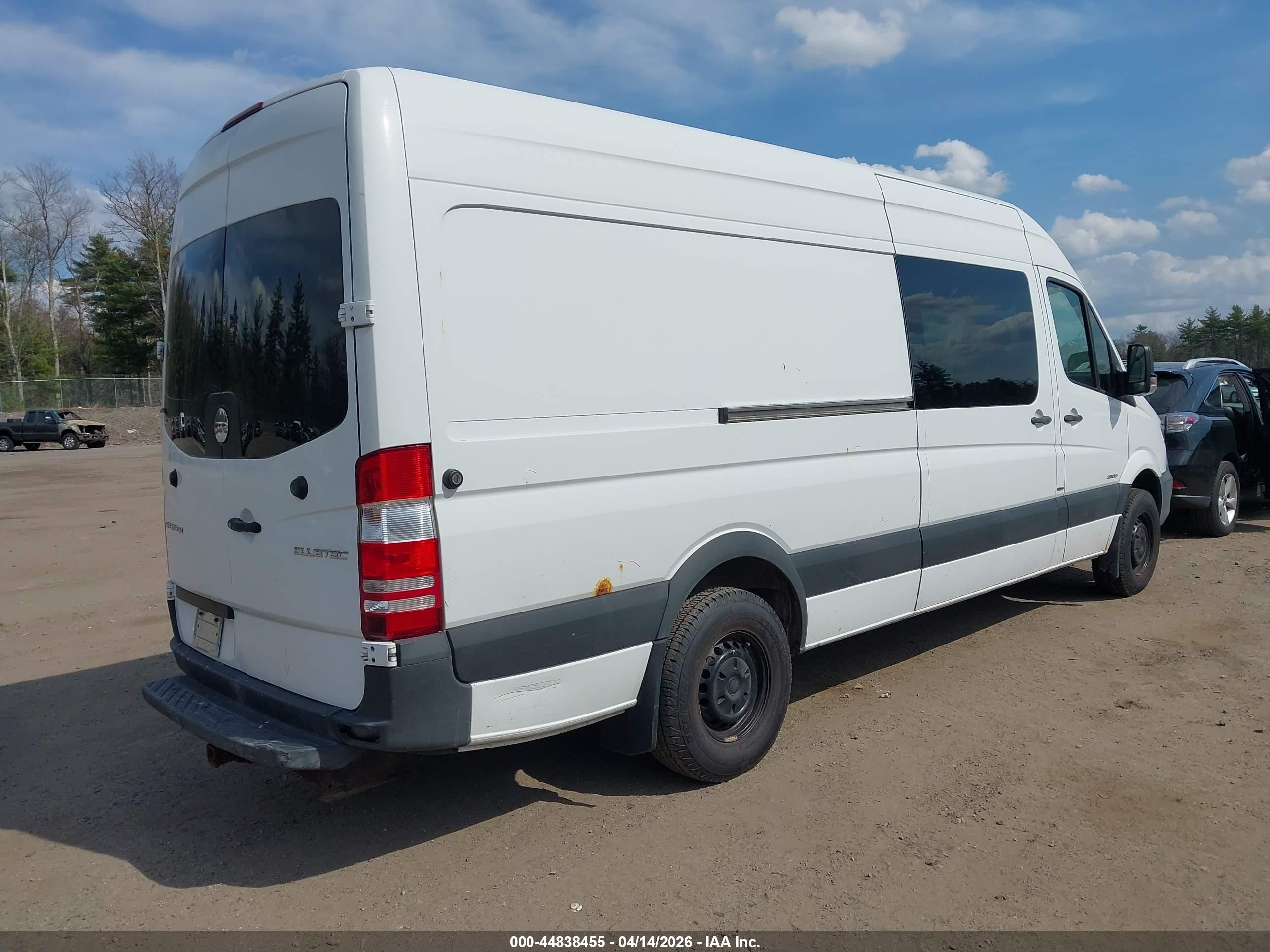 2014 Freightliner Sprinter 2500 High  Roof White vin: WDRPE8DC8E5870513