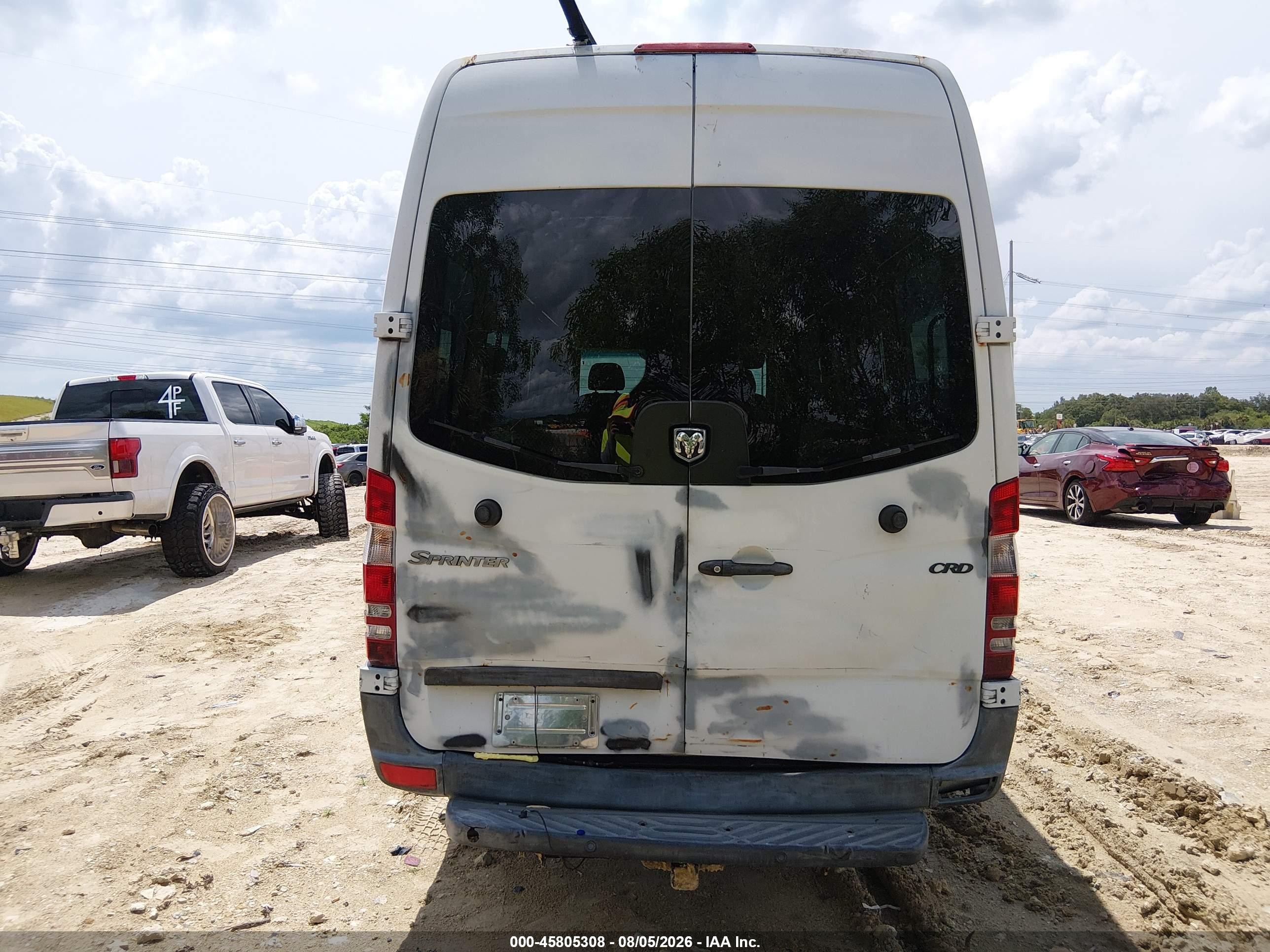 2008 Dodge Sprinter Wagon 2500 White vin: WDWPE845685331603