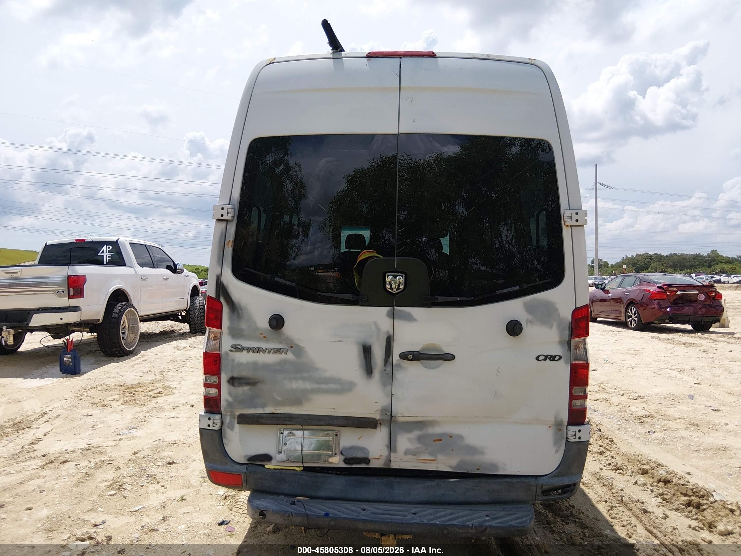2008 Dodge Sprinter Wagon 2500 White vin: WDWPE845685331603