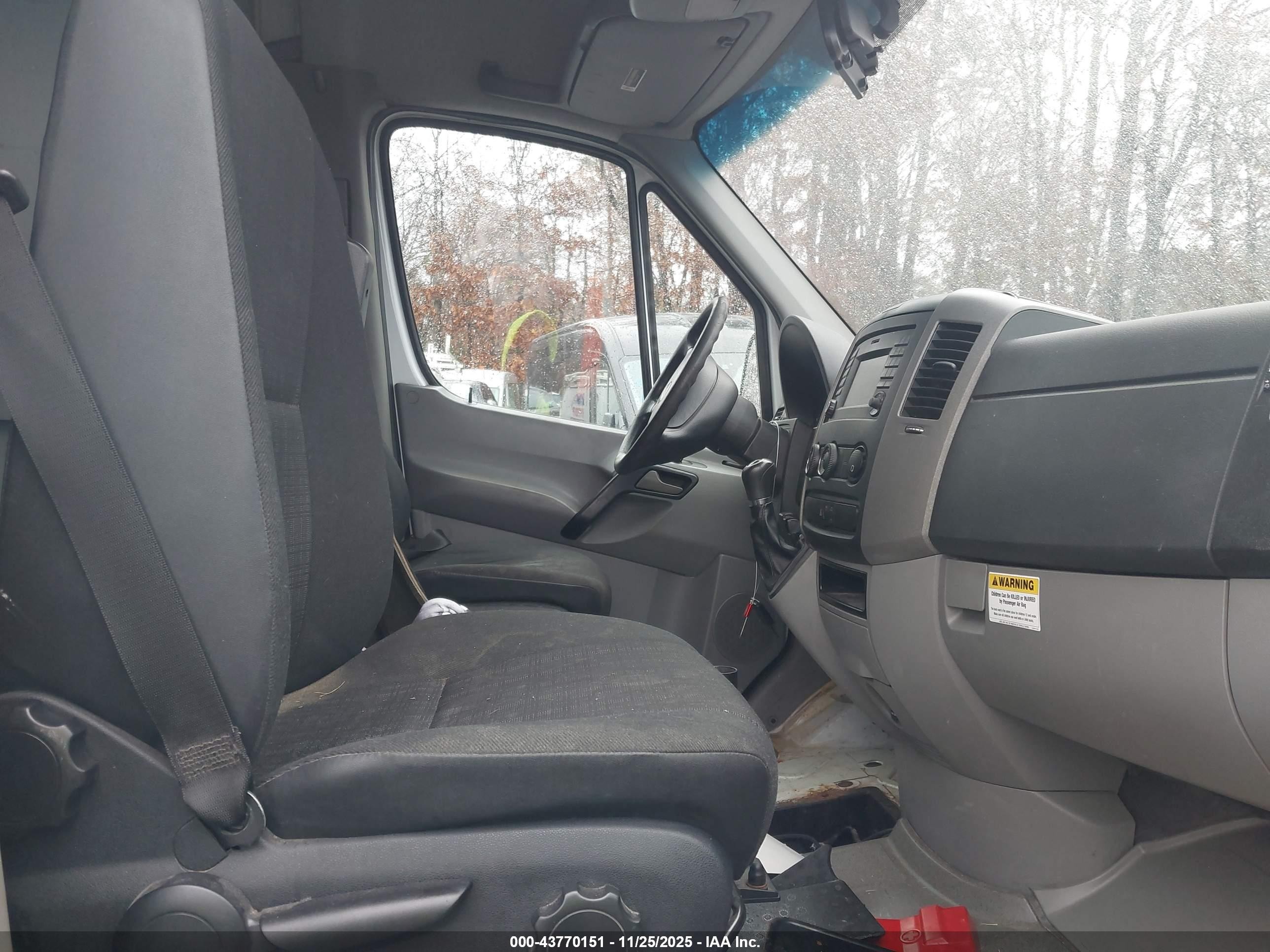2014 Freightliner Sprinter 2500 Normal Roof White vin: WDYPE7CC0E5824805
