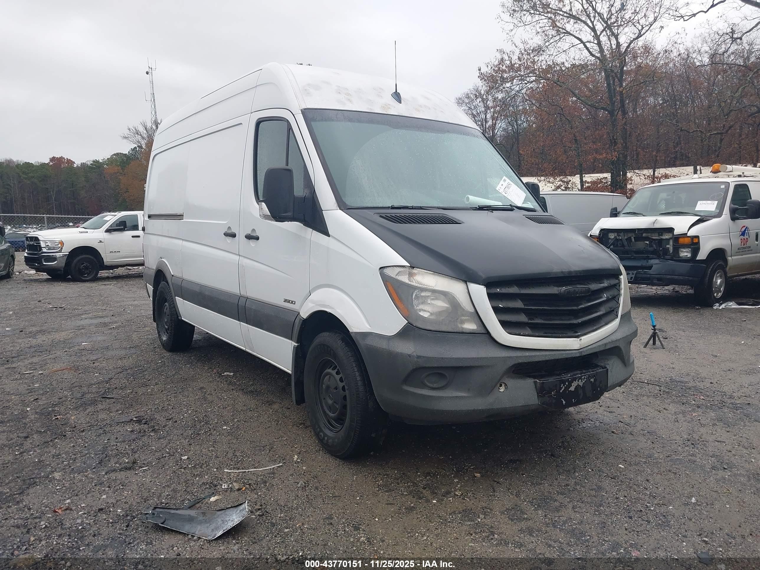 2014 Freightliner Sprinter 2500 Normal Roof White vin: WDYPE7CC0E5824805