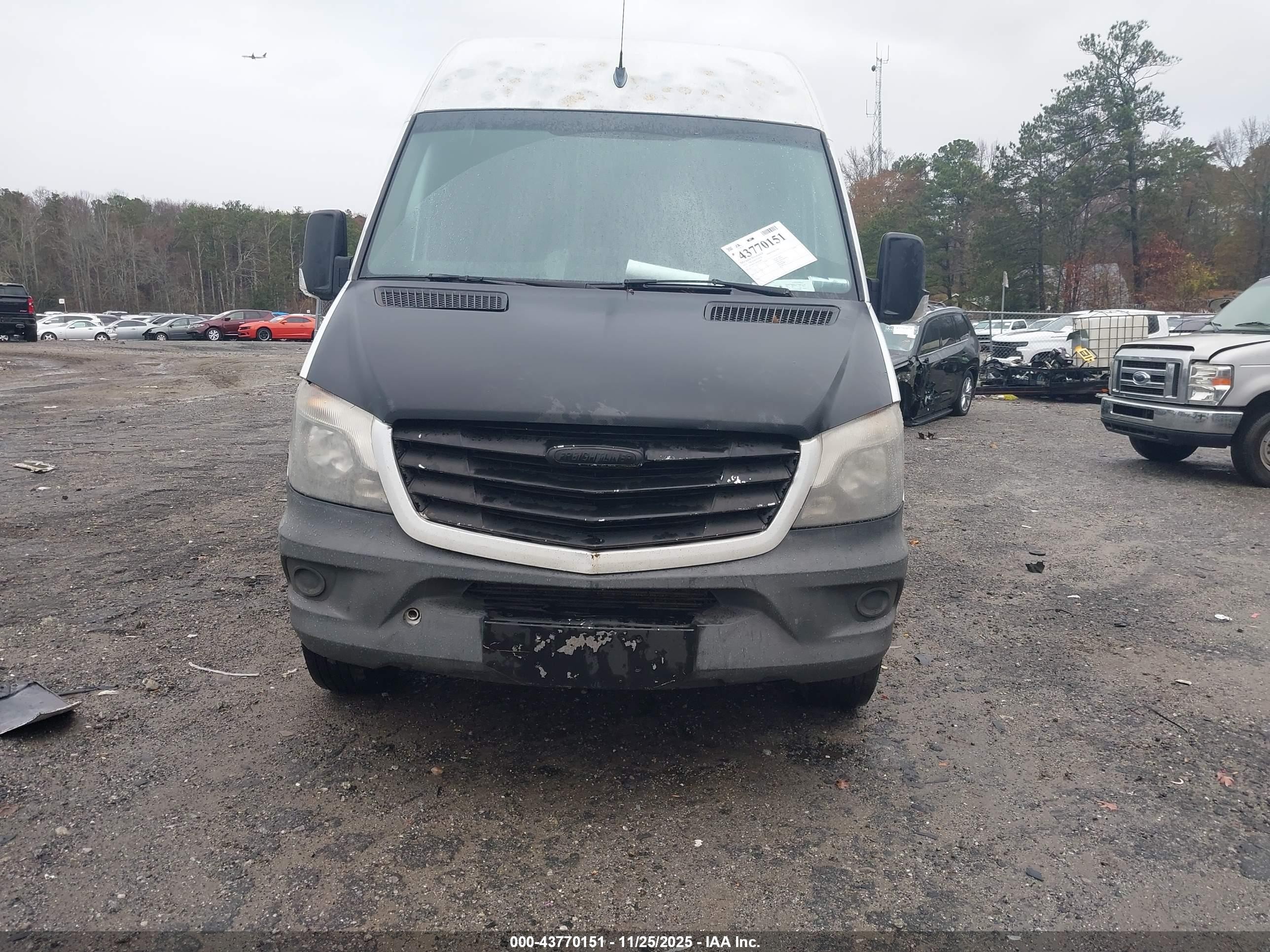 2014 Freightliner Sprinter 2500 Normal Roof White vin: WDYPE7CC0E5824805
