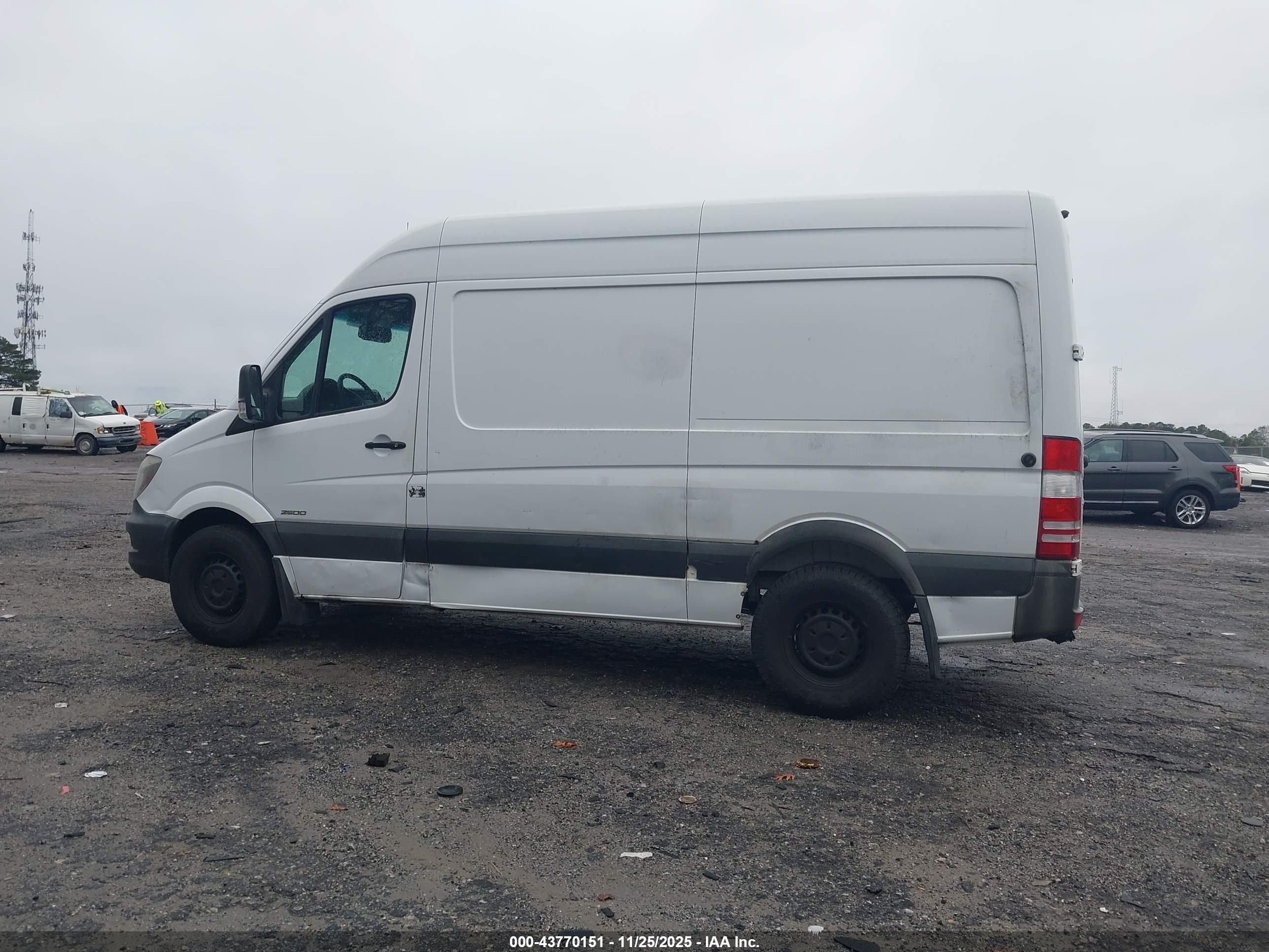 2014 Freightliner Sprinter 2500 Normal Roof White vin: WDYPE7CC0E5824805