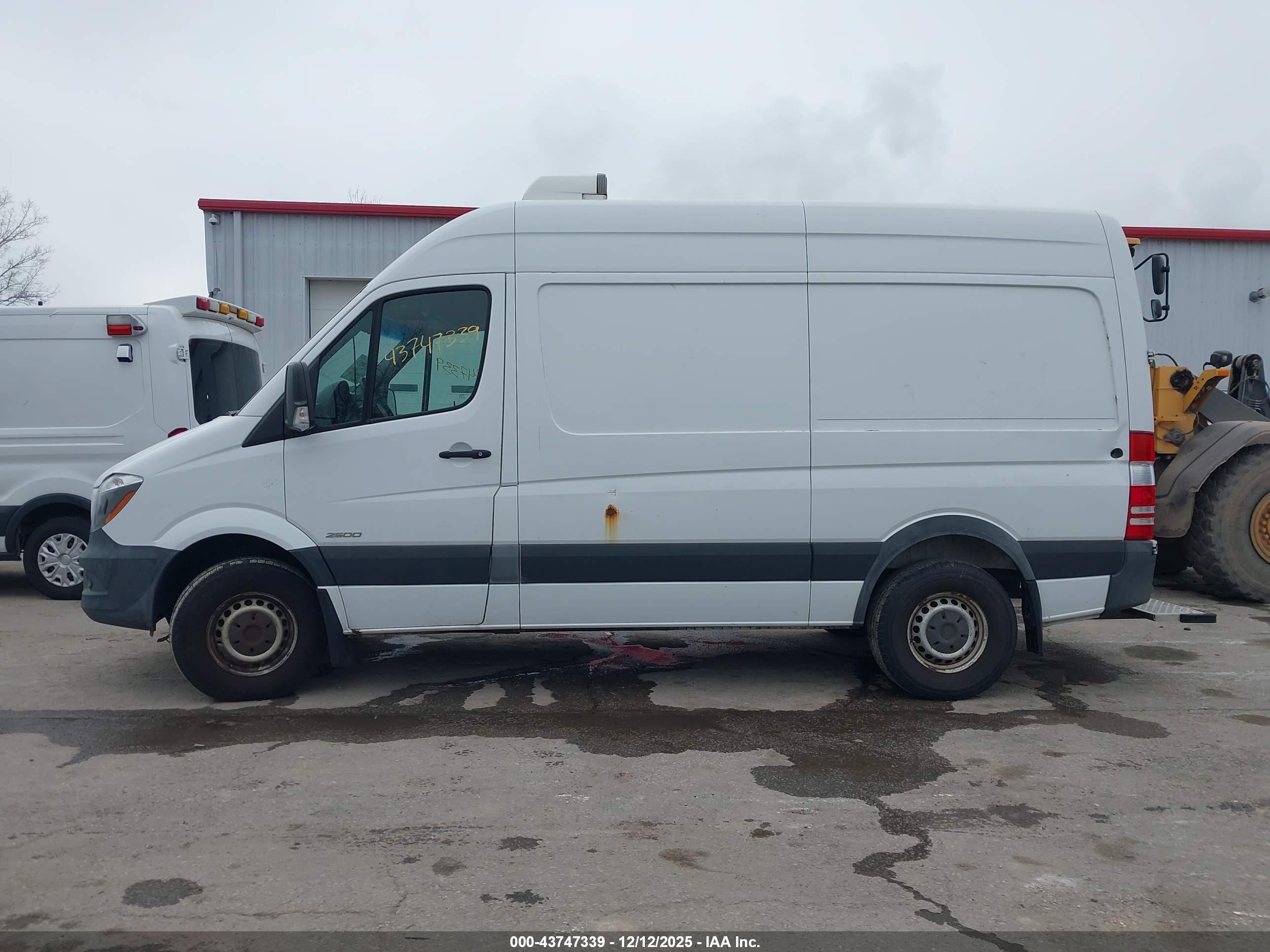 2014 Freightliner Sprinter 2500 Normal Roof White vin: WDYPE7CC3E5840772