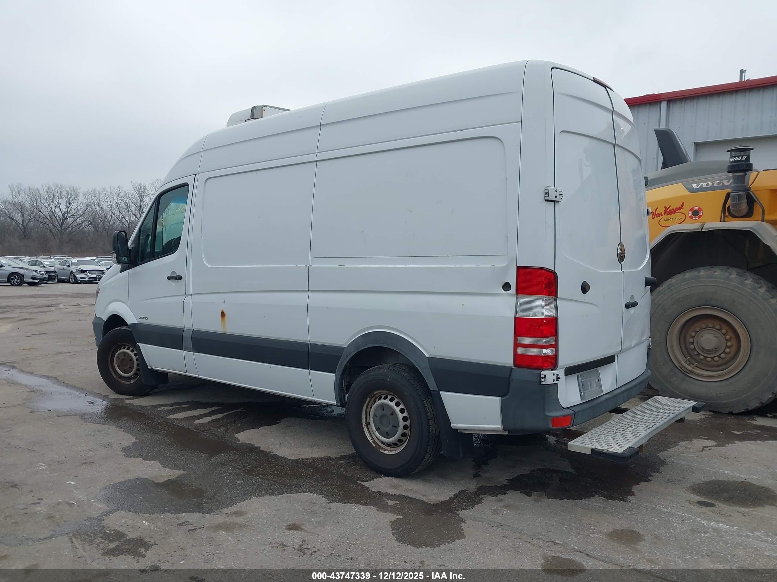 2014 Freightliner Sprinter 2500 Normal Roof White vin: WDYPE7CC3E5840772