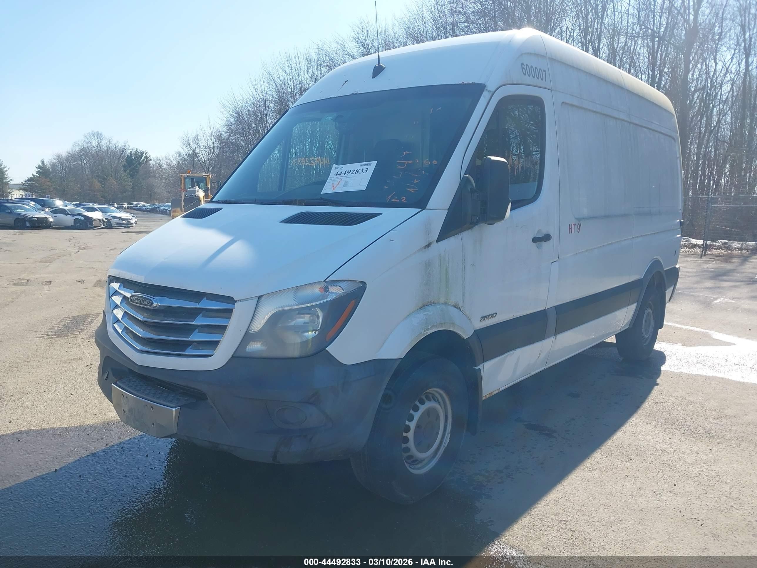 2014 Freightliner Sprinter 2500 Normal Roof White vin: WDYPE7CC5E5840773