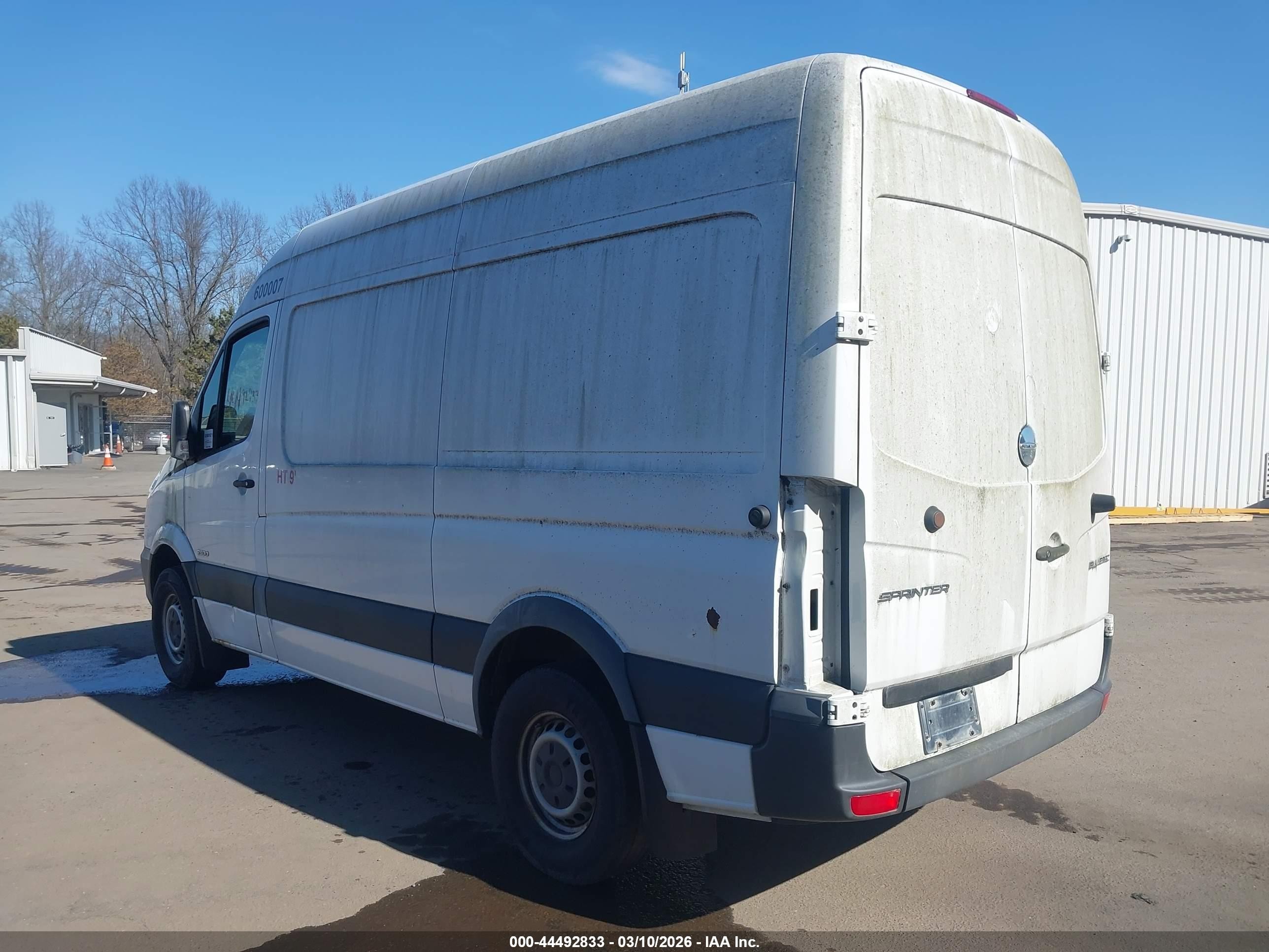 2014 Freightliner Sprinter 2500 Normal Roof White vin: WDYPE7CC5E5840773