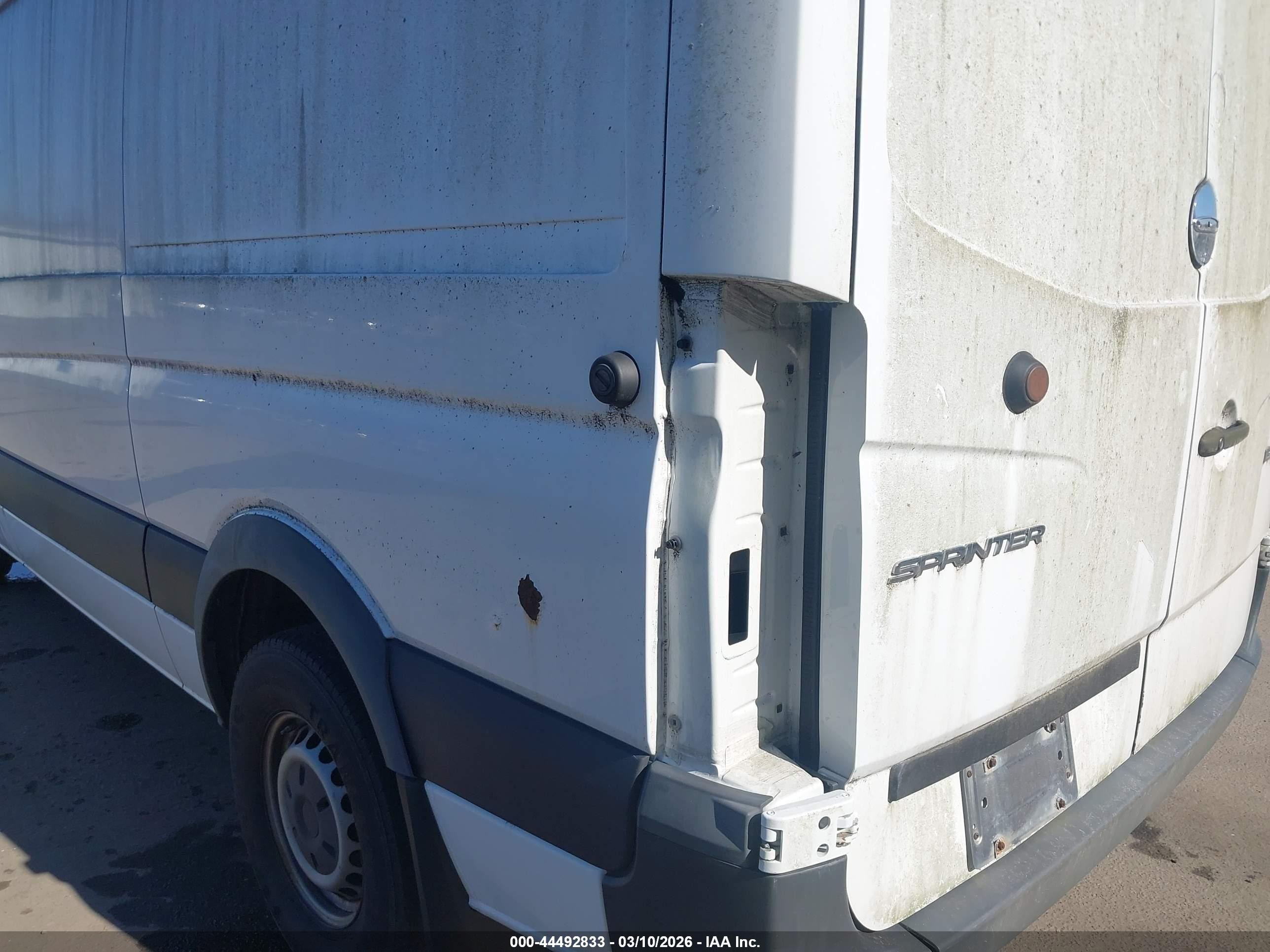 2014 Freightliner Sprinter 2500 Normal Roof White vin: WDYPE7CC5E5840773