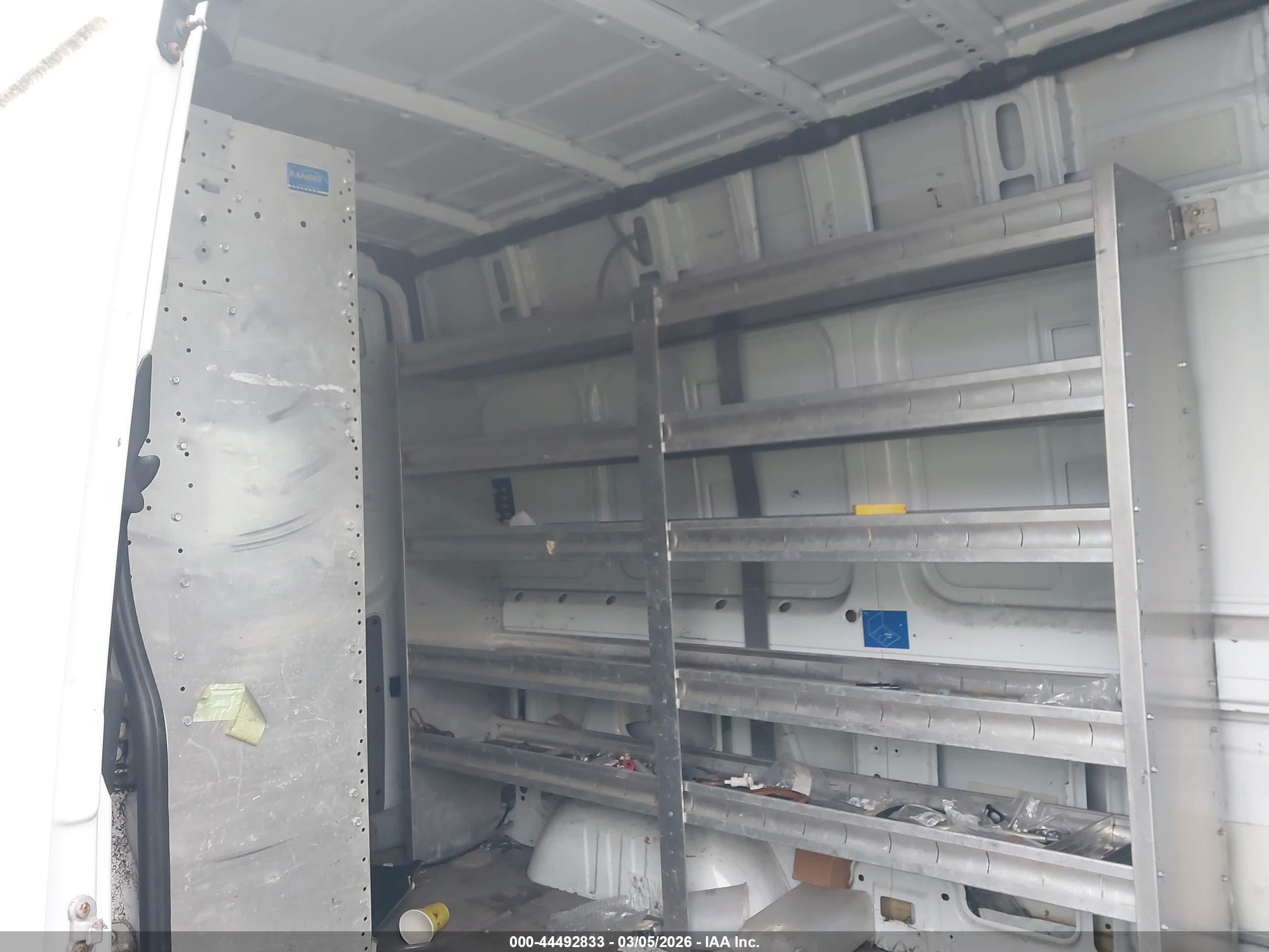 2014 Freightliner Sprinter 2500 Normal Roof White vin: WDYPE7CC5E5840773