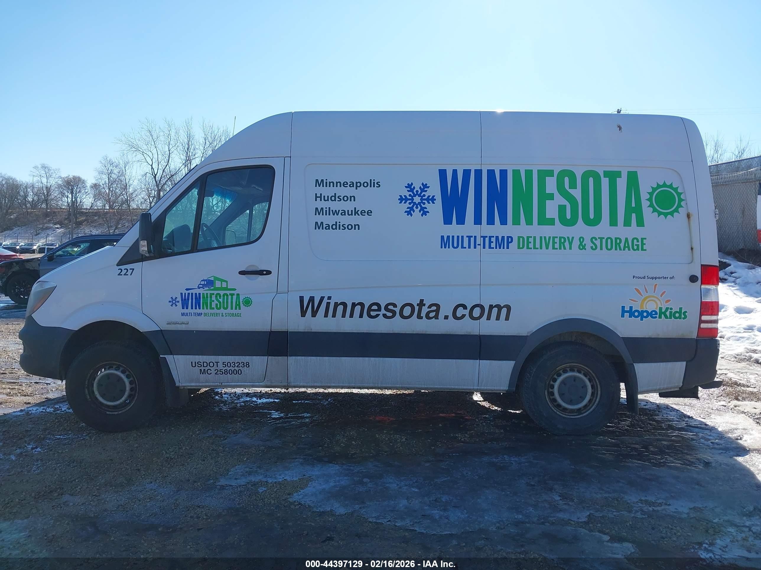 2014 Freightliner Sprinter 2500 Normal Roof White vin: WDYPE7DC2E5869937