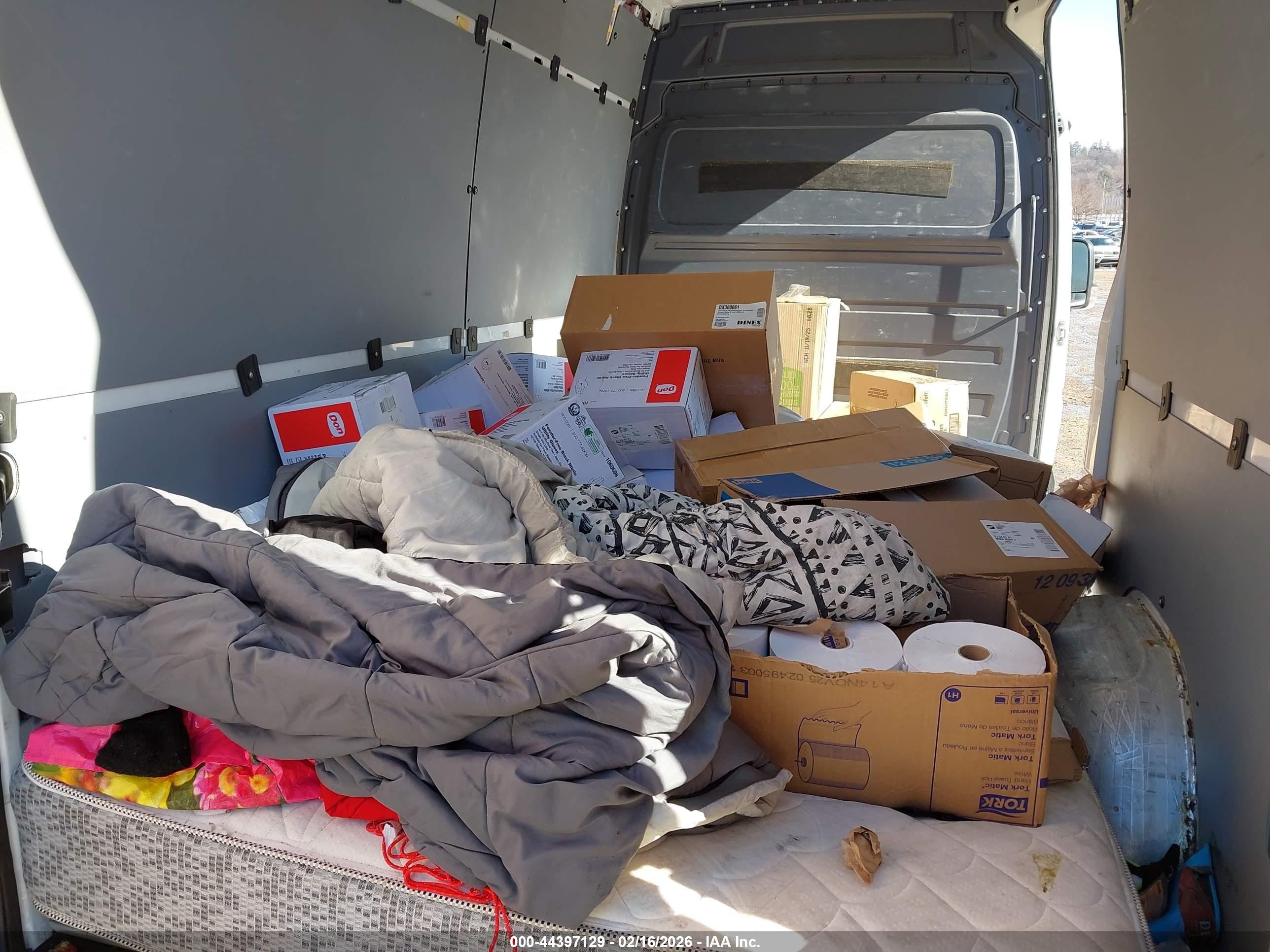 2014 Freightliner Sprinter 2500 Normal Roof White vin: WDYPE7DC2E5869937