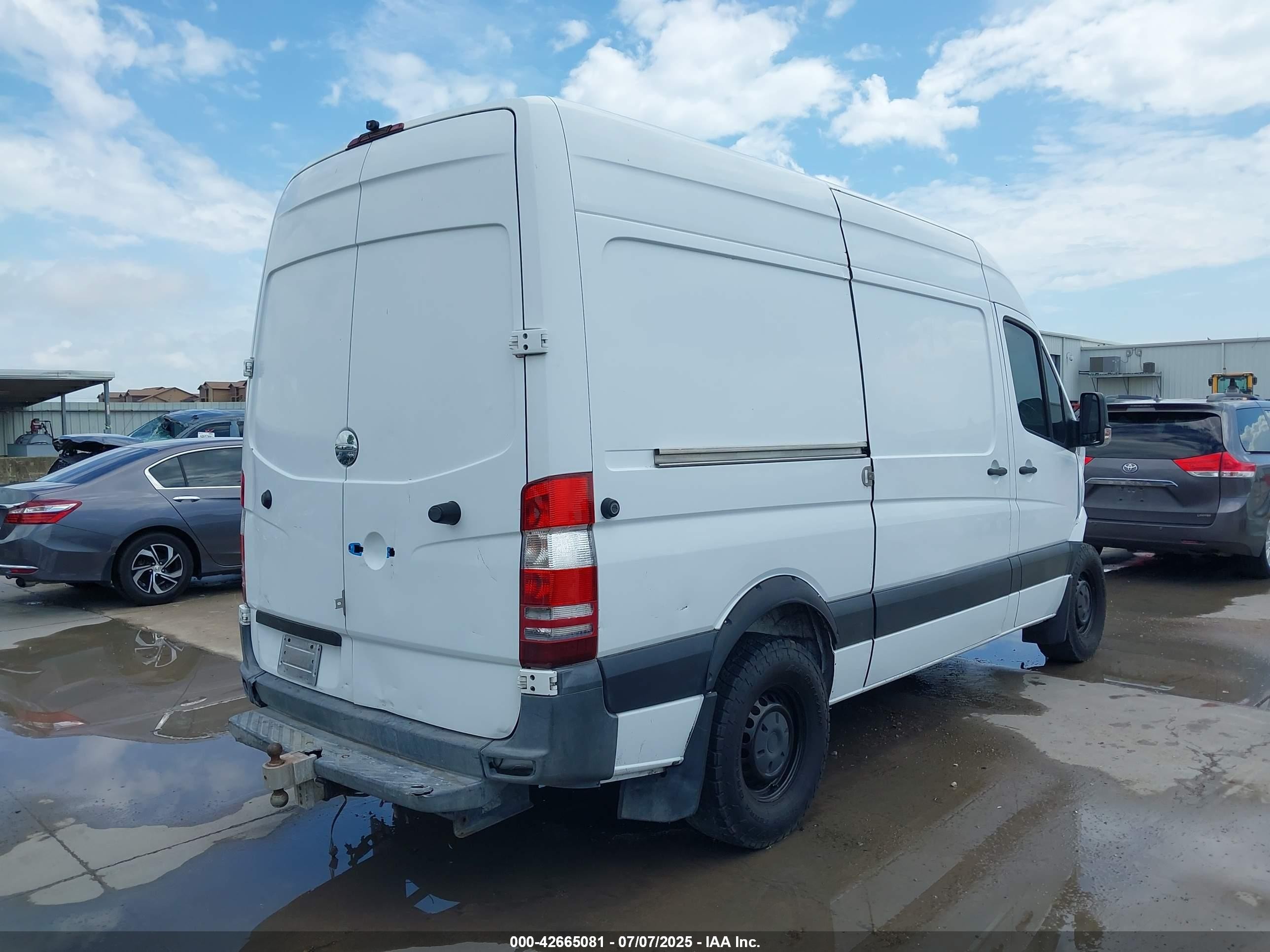 2014 Freightliner Sprinter 2500 Normal Roof White vin: WDYPE7DC6E5866295
