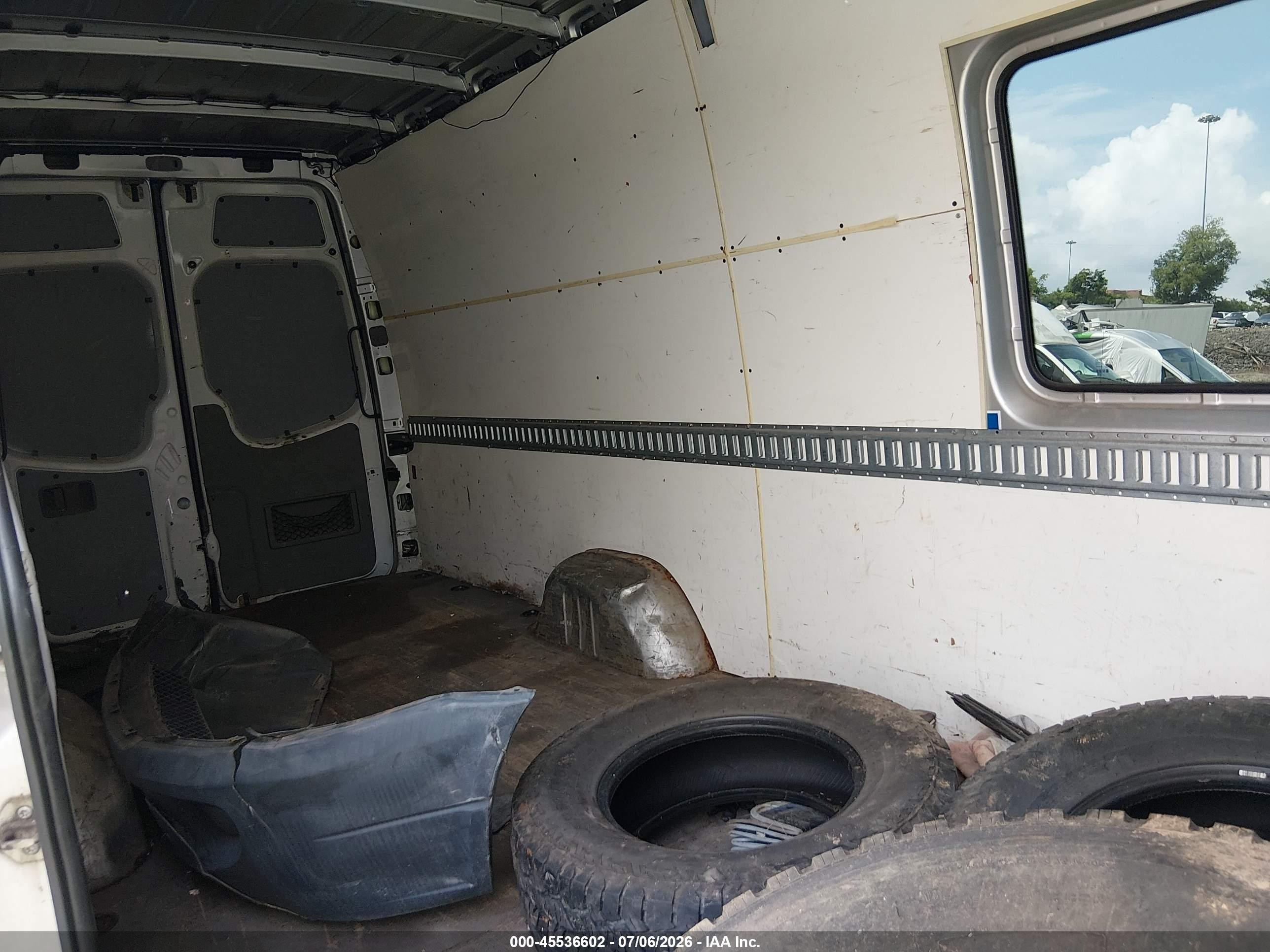 2010 Freightliner Sprinter 2500   Silver vin: WDYPE8CC4A5445872