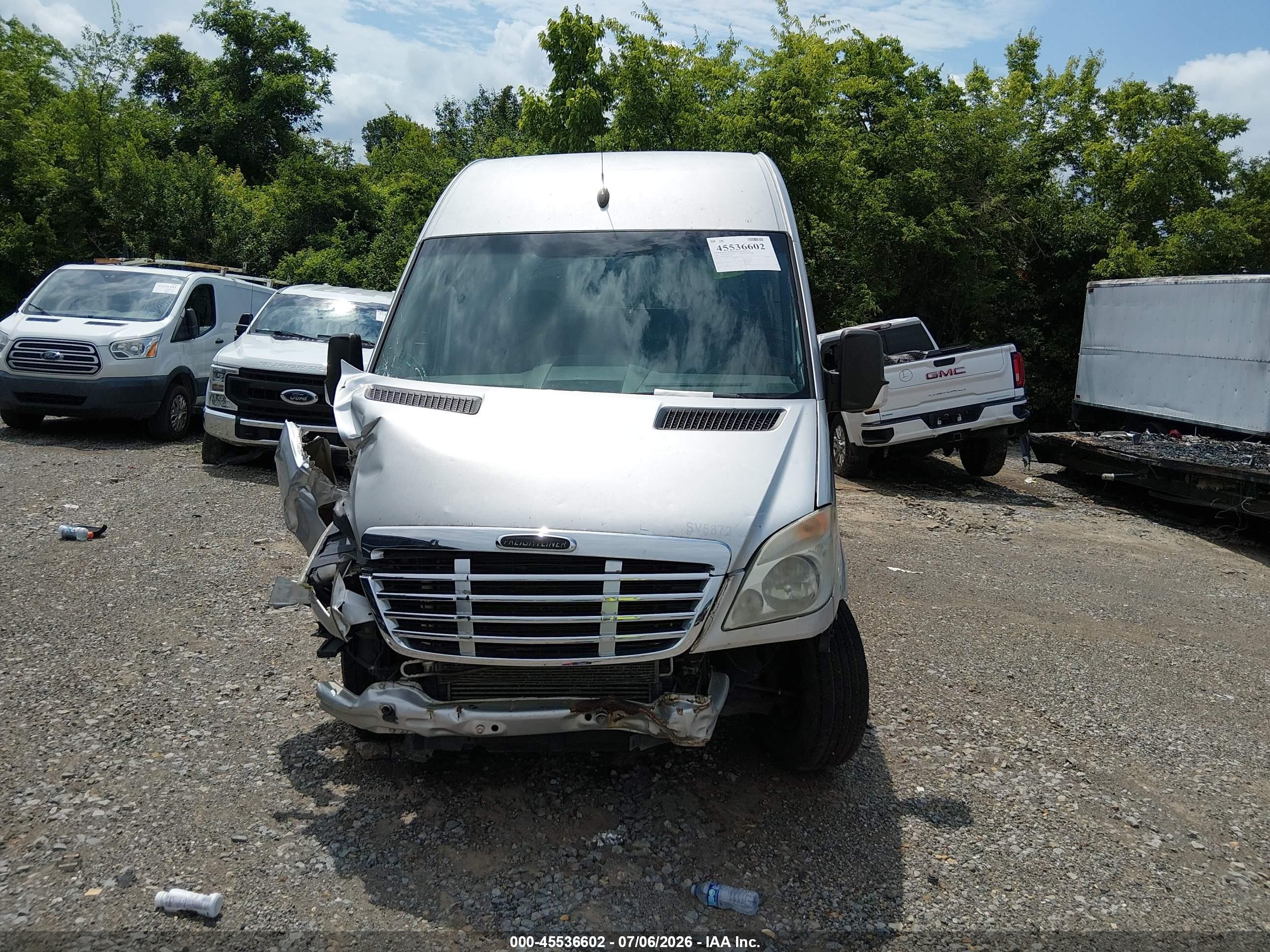 2010 Freightliner Sprinter 2500   Silver vin: WDYPE8CC4A5445872