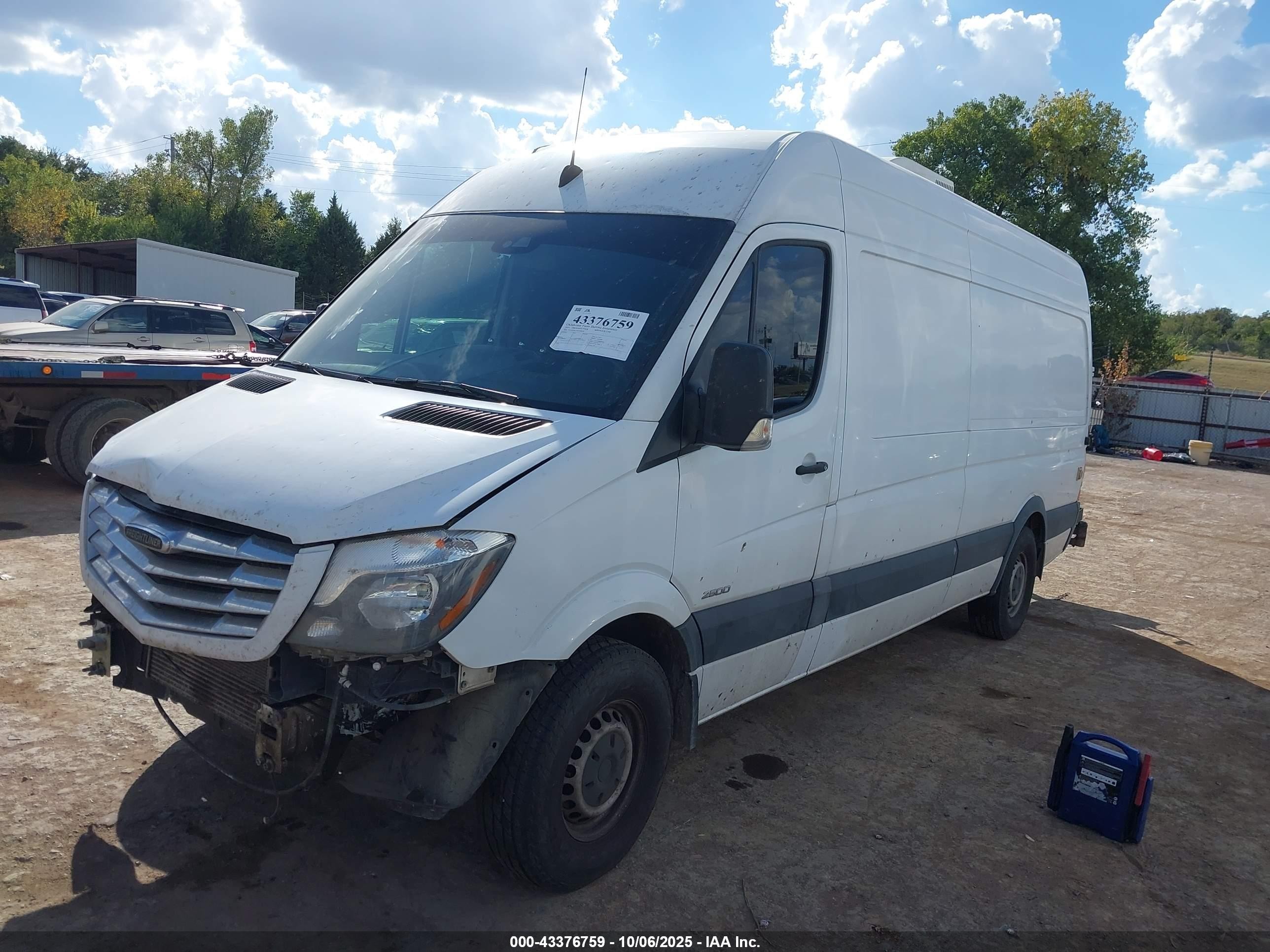 2014 Freightliner Sprinter 2500 High  Roof White vin: WDYPE8CCXE5908281