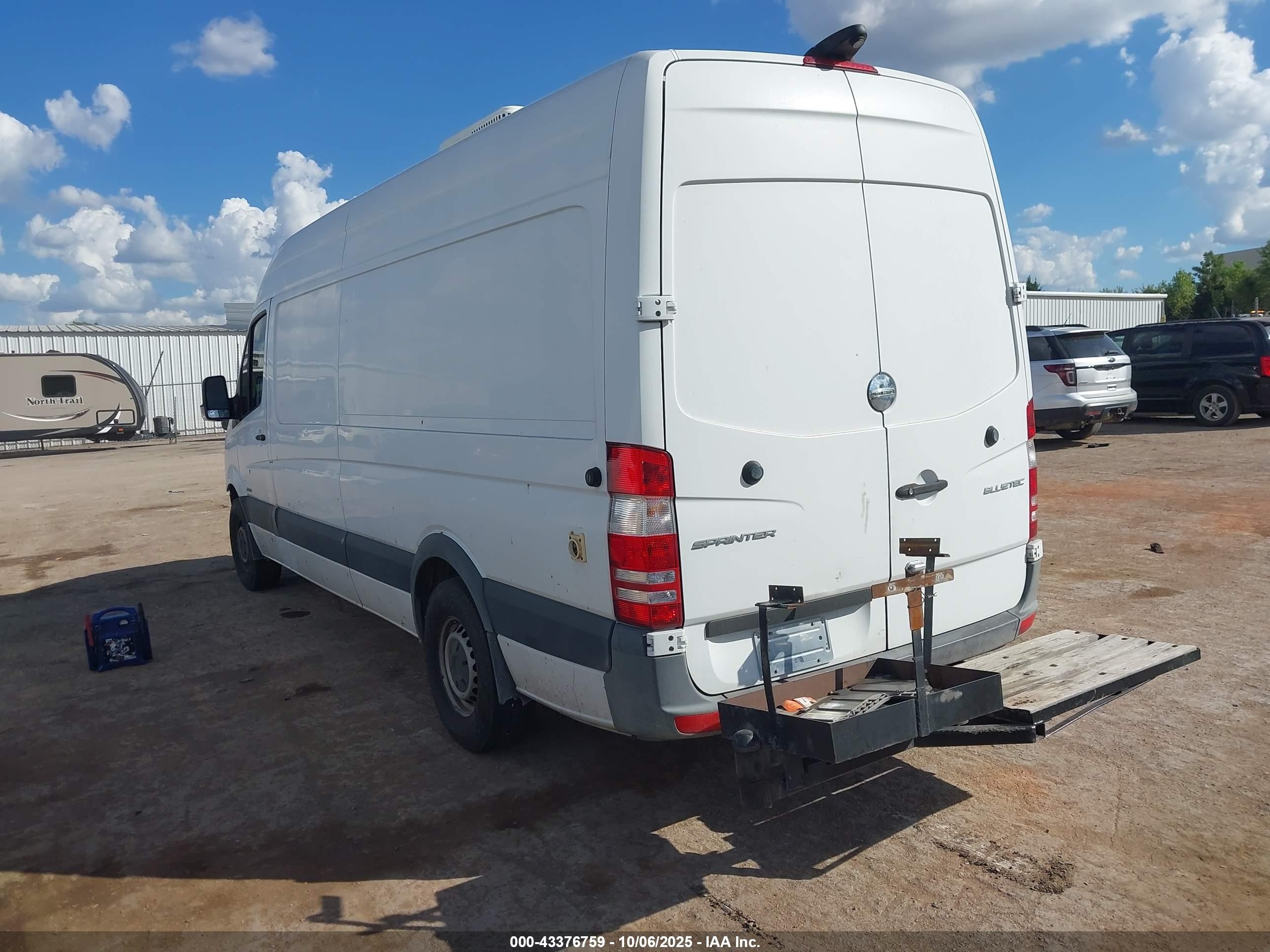 2014 Freightliner Sprinter 2500 High  Roof White vin: WDYPE8CCXE5908281