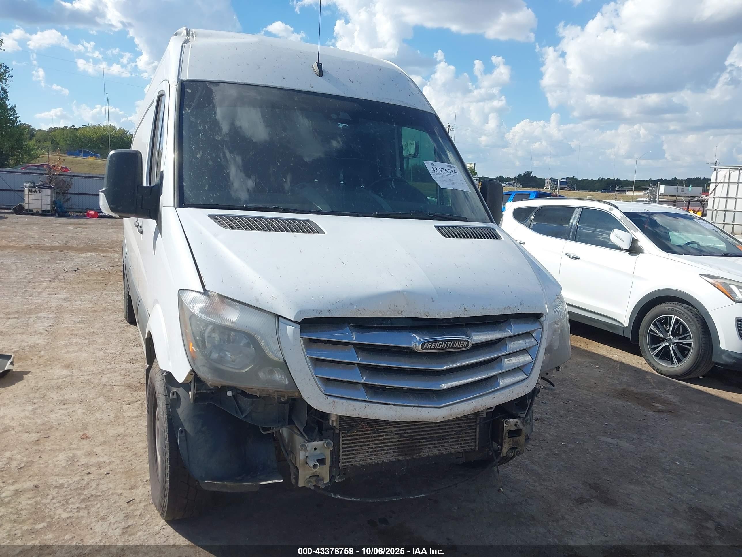 2014 Freightliner Sprinter 2500 High  Roof White vin: WDYPE8CCXE5908281