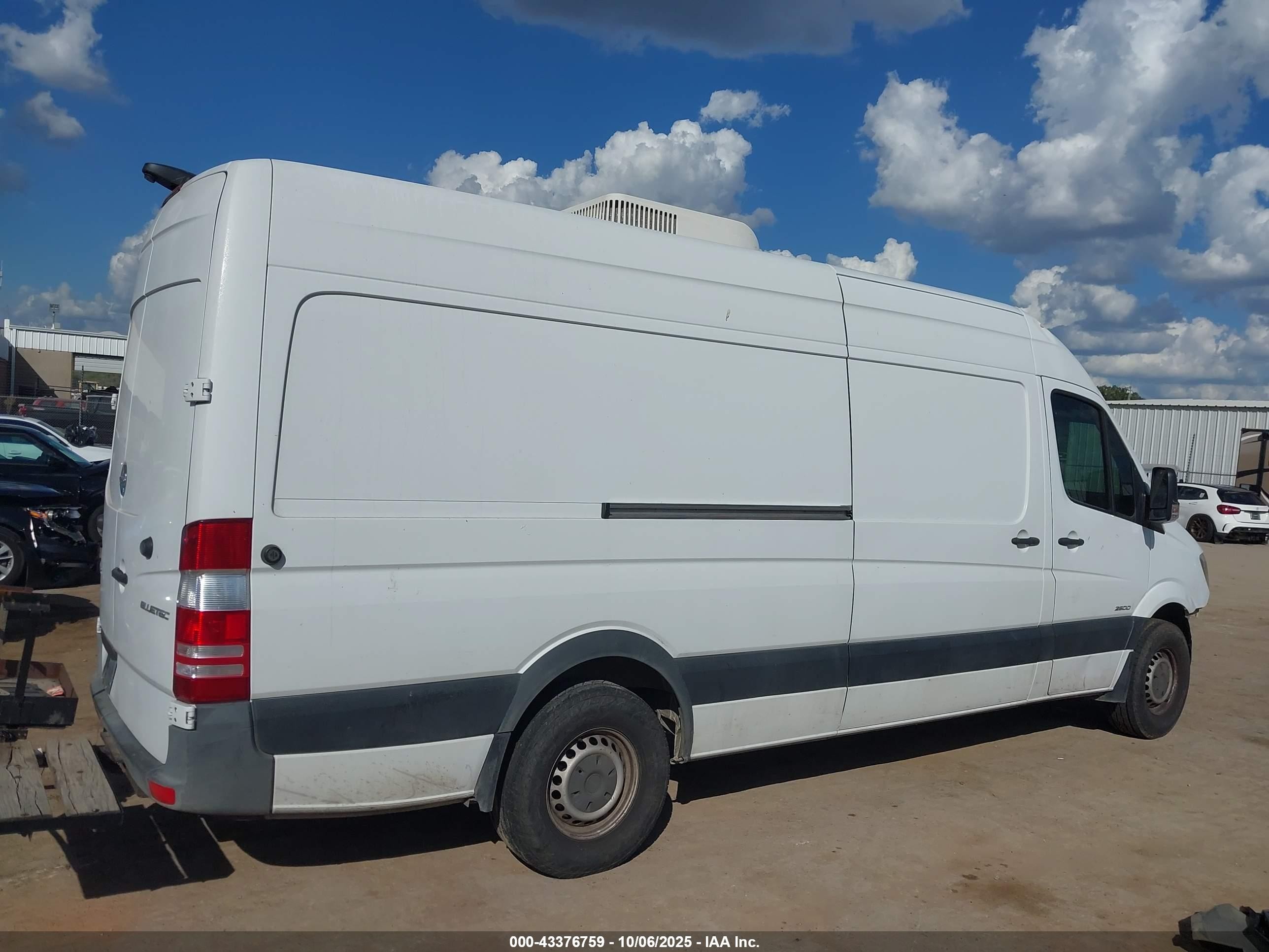 2014 Freightliner Sprinter 2500 High  Roof White vin: WDYPE8CCXE5908281