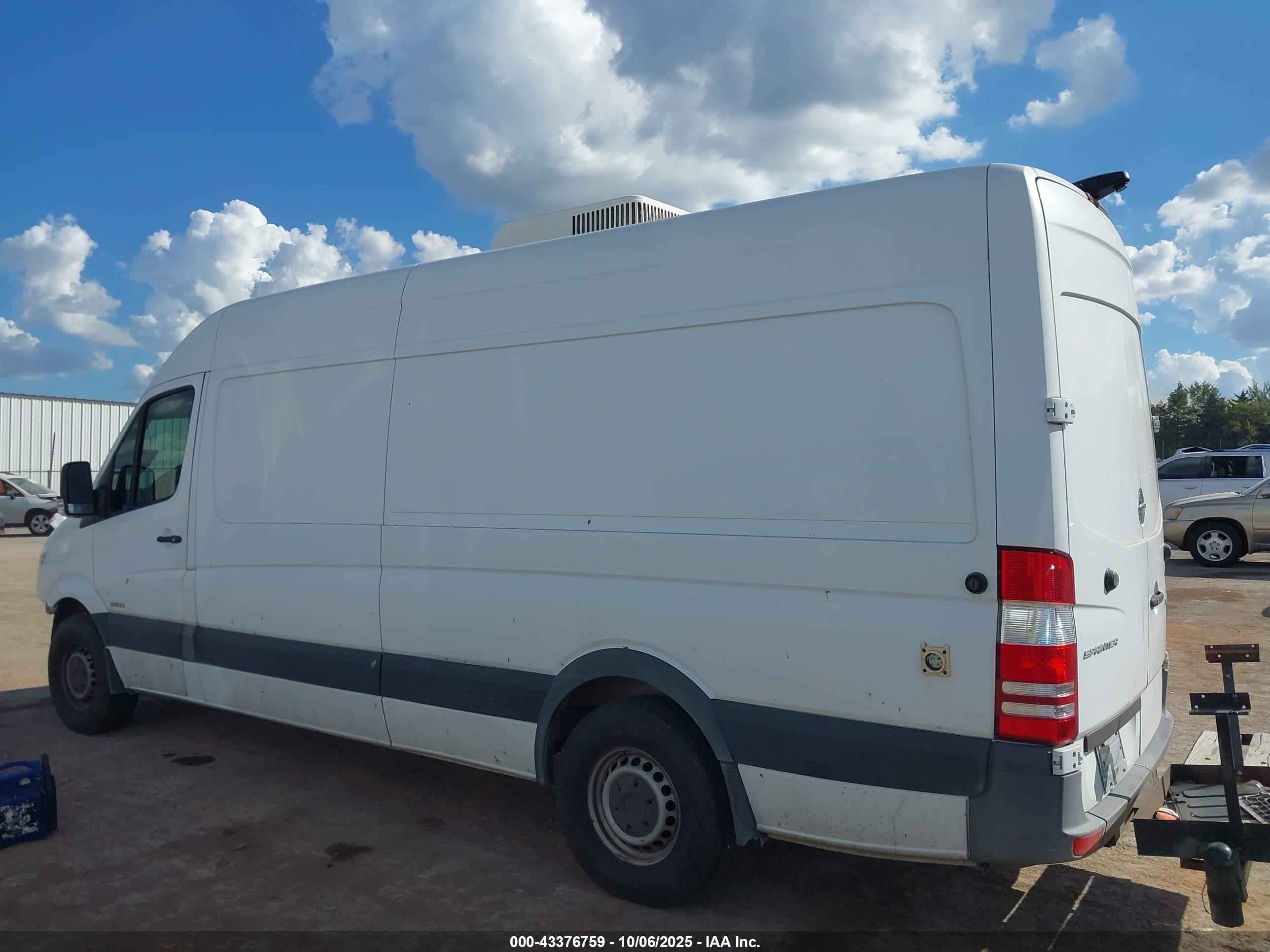 2014 Freightliner Sprinter 2500 High  Roof White vin: WDYPE8CCXE5908281