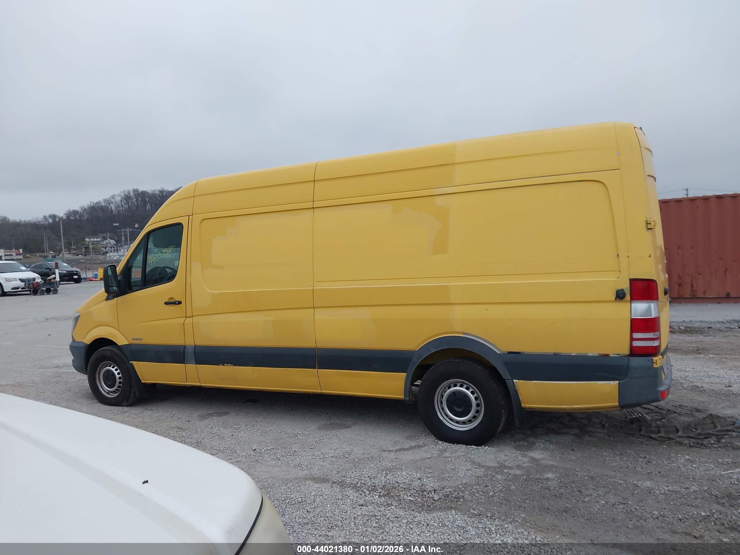 2014 Freightliner Sprinter 2500 High  Roof Yellow vin: WDYPE8DB3E5841741