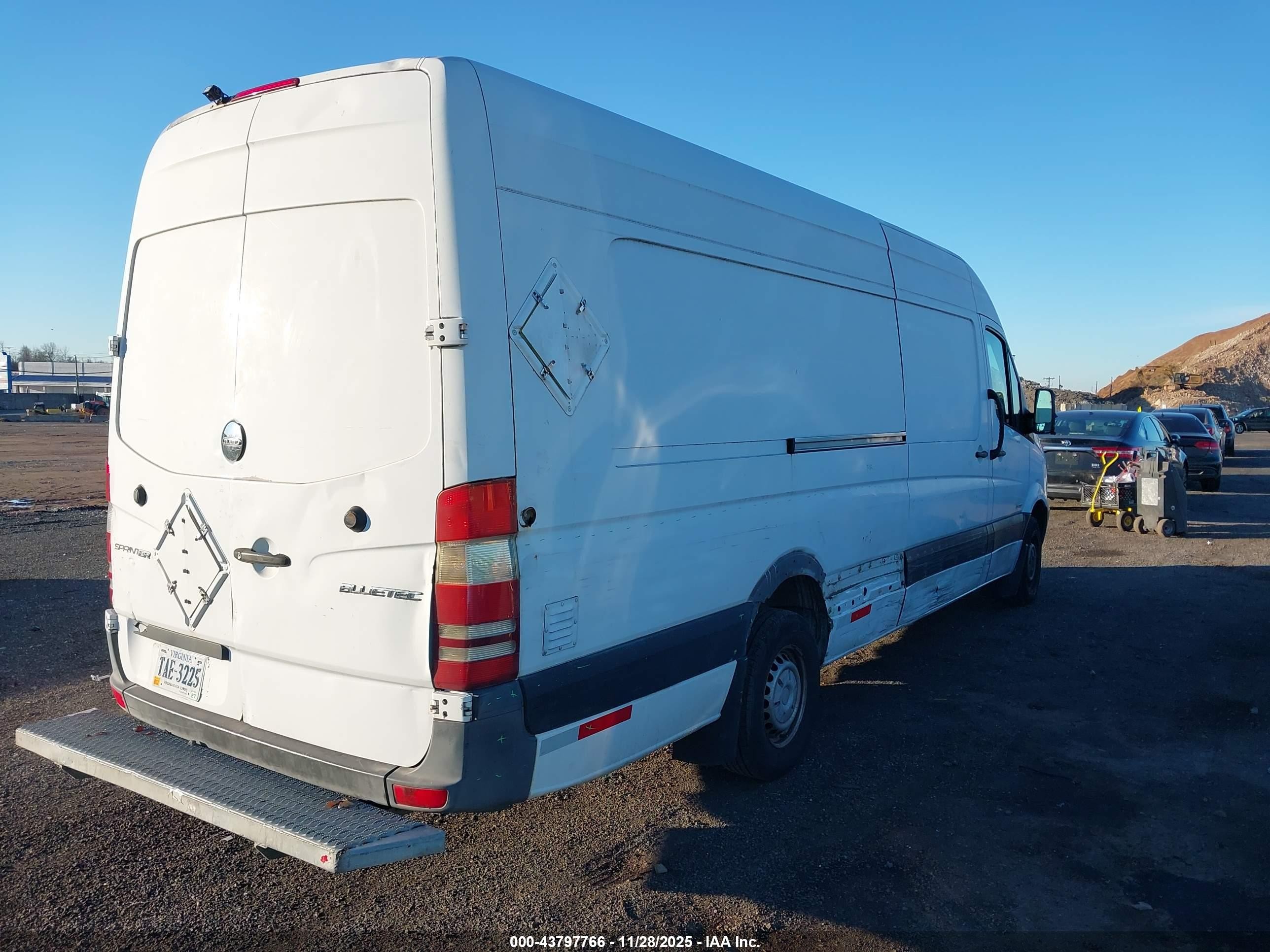2014 Freightliner Sprinter 2500 High  Roof Белый vin: WDYPE8DB5E5916116