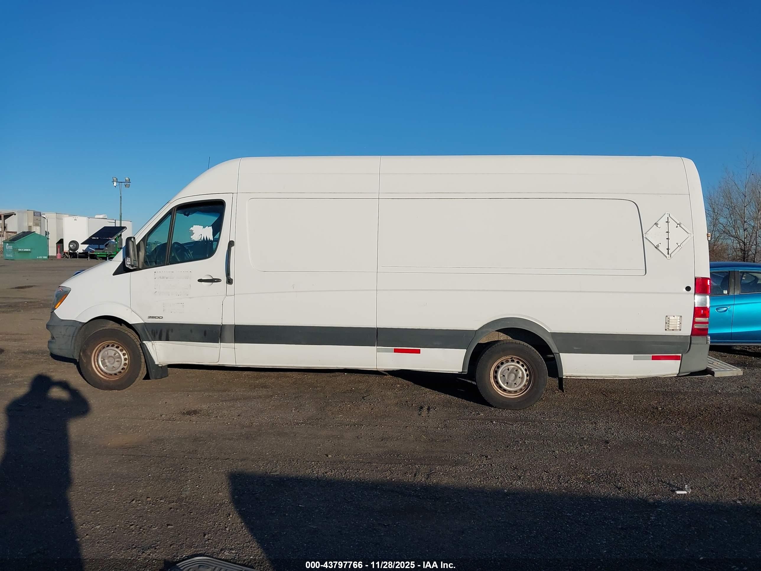 2014 Freightliner Sprinter 2500 High  Roof Белый vin: WDYPE8DB5E5916116