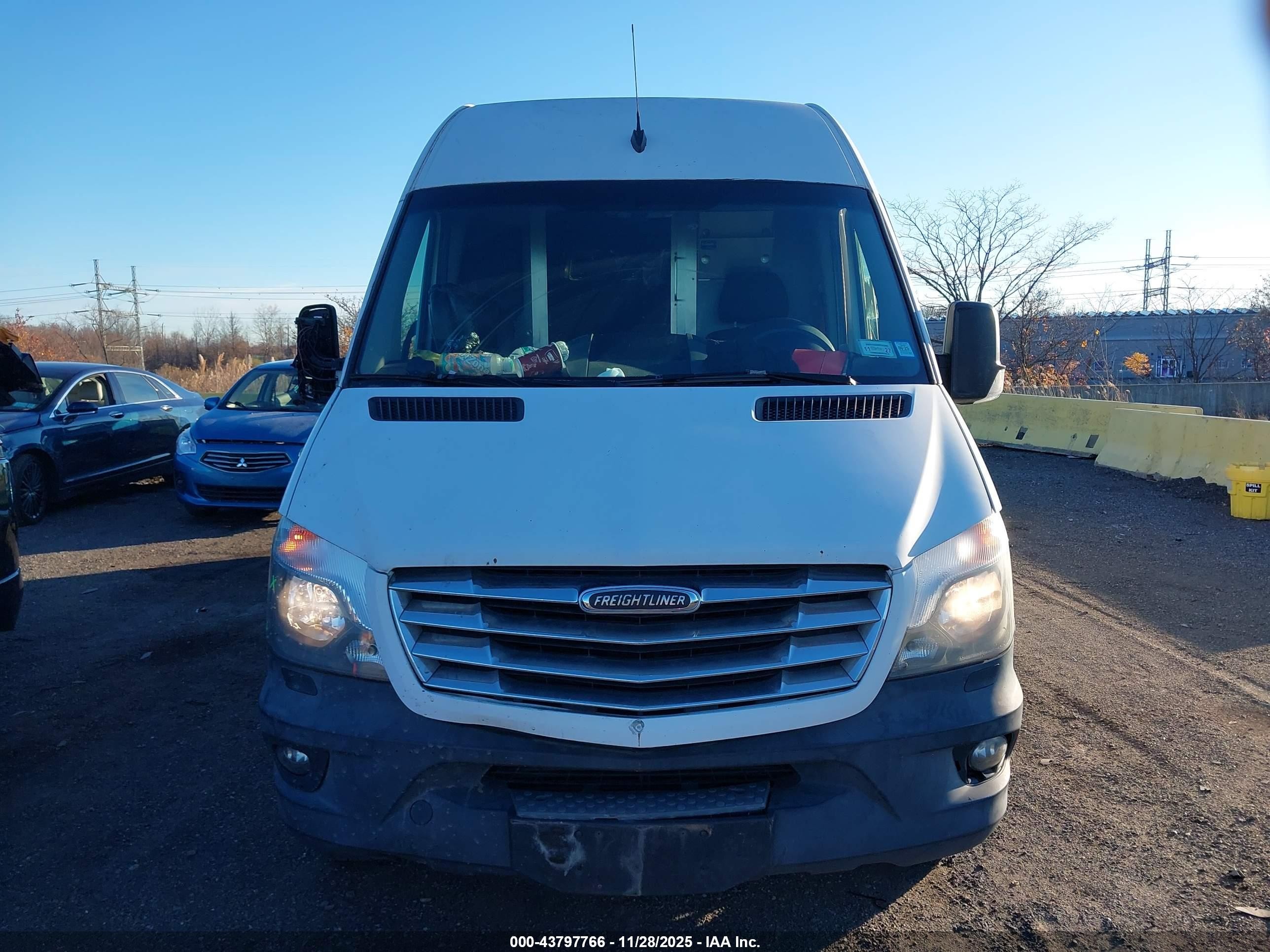 2014 Freightliner Sprinter 2500 High  Roof Белый vin: WDYPE8DB5E5916116