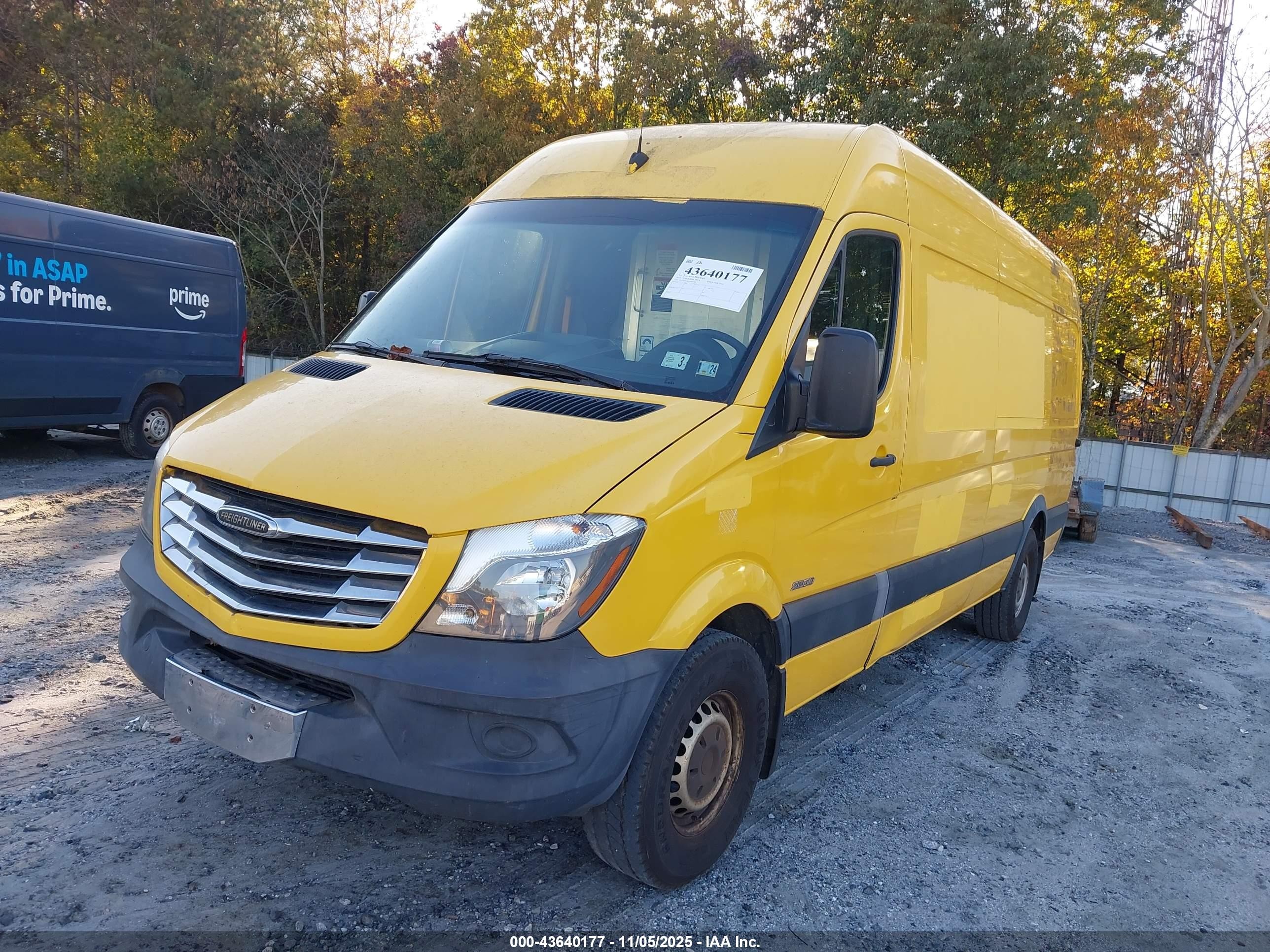 2014 Freightliner Sprinter 2500 High  Roof Желтый vin: WDYPE8DB7E5851964
