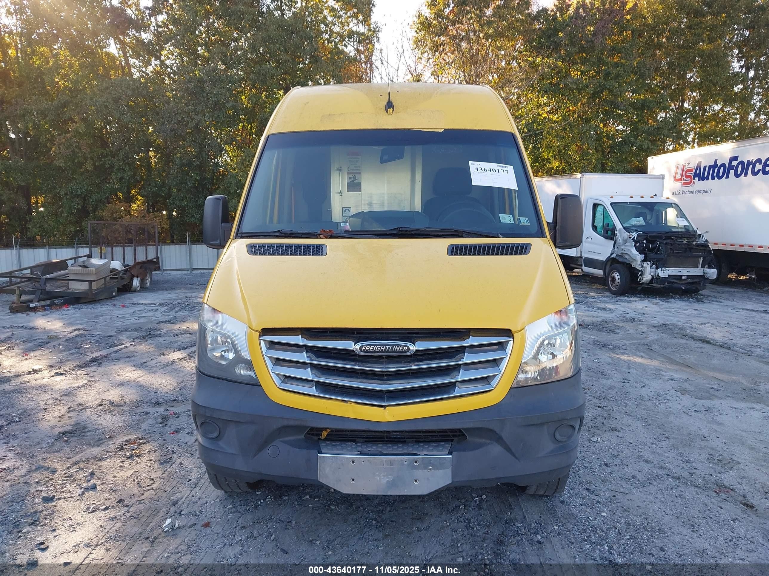 2014 Freightliner Sprinter 2500 High  Roof Желтый vin: WDYPE8DB7E5851964