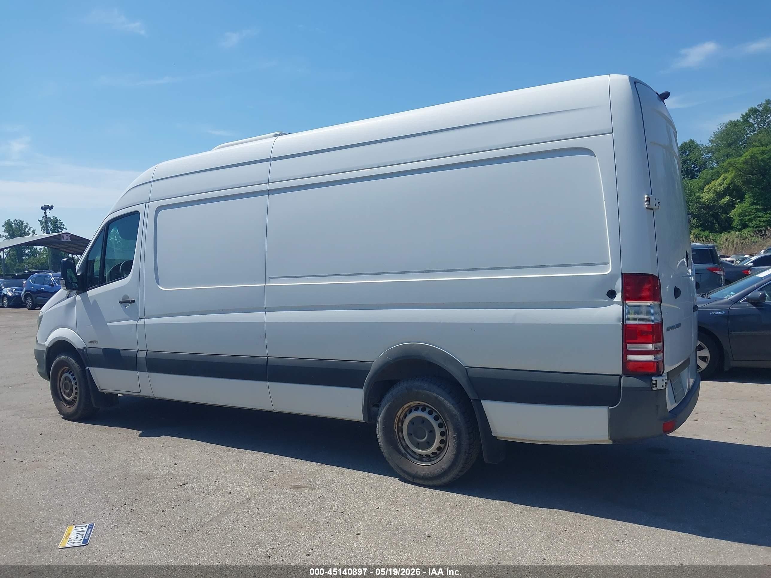 2014 Freightliner Sprinter 2500 High  Roof White vin: WDYPE8DC7E5910553