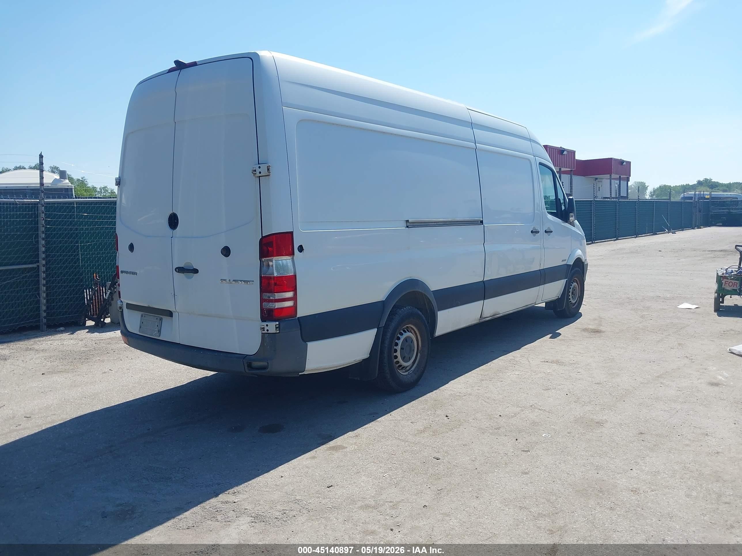 2014 Freightliner Sprinter 2500 High  Roof White vin: WDYPE8DC7E5910553