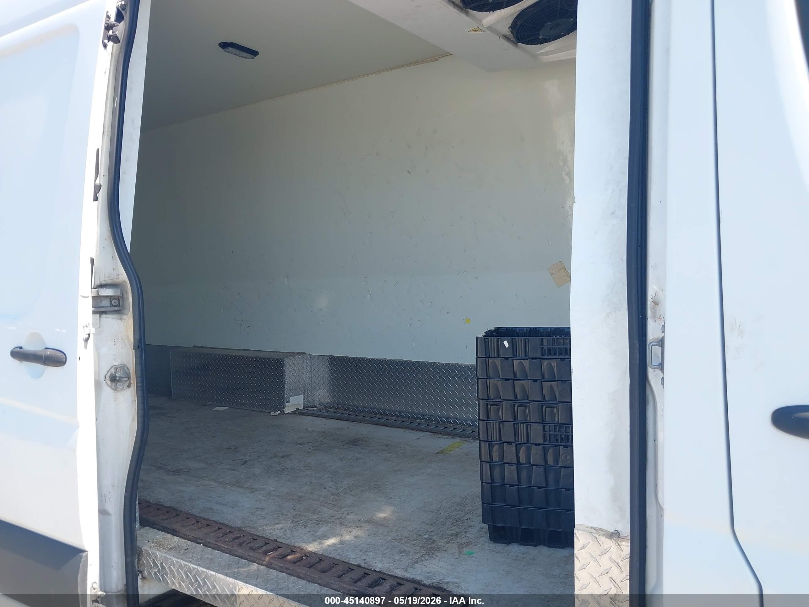 2014 Freightliner Sprinter 2500 High  Roof White vin: WDYPE8DC7E5910553