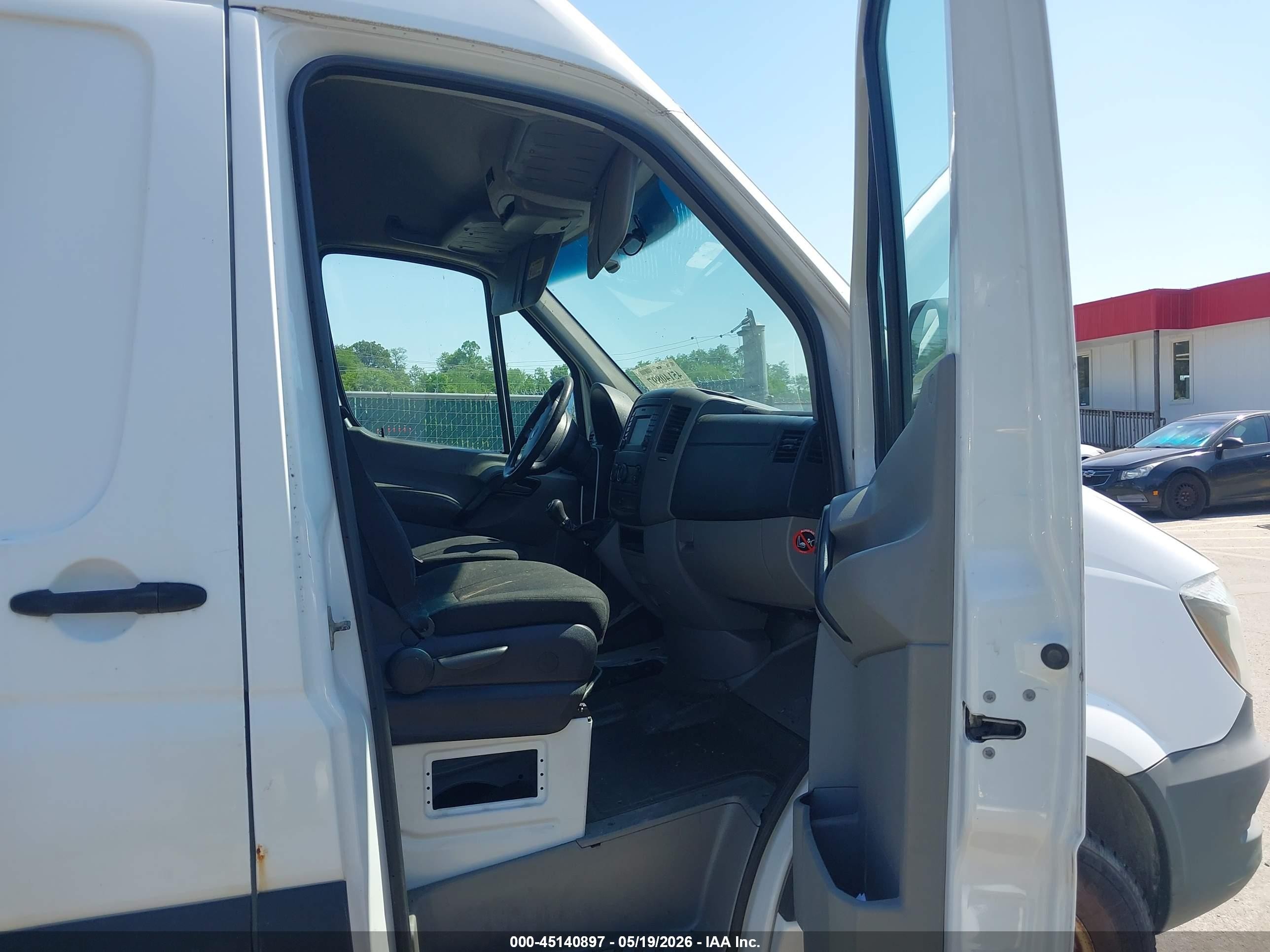 2014 Freightliner Sprinter 2500 High  Roof White vin: WDYPE8DC7E5910553