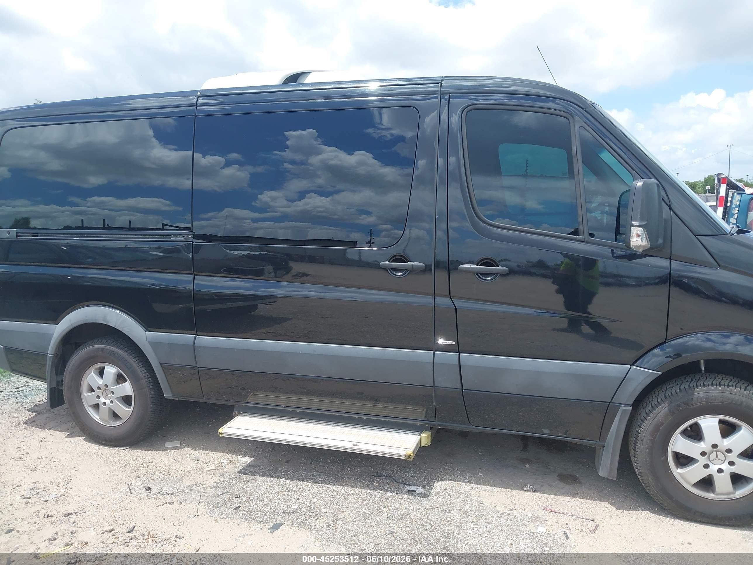 2014 Mercedes-benz Sprinter 2500 Normal Roof Черный vin: WDZPE7DC2E5852082