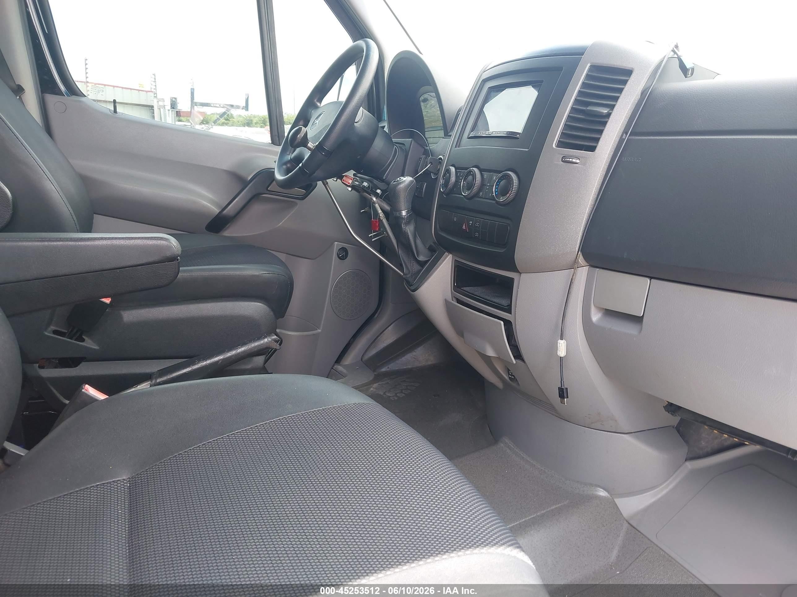 2014 Mercedes-benz Sprinter 2500 Normal Roof Черный vin: WDZPE7DC2E5852082