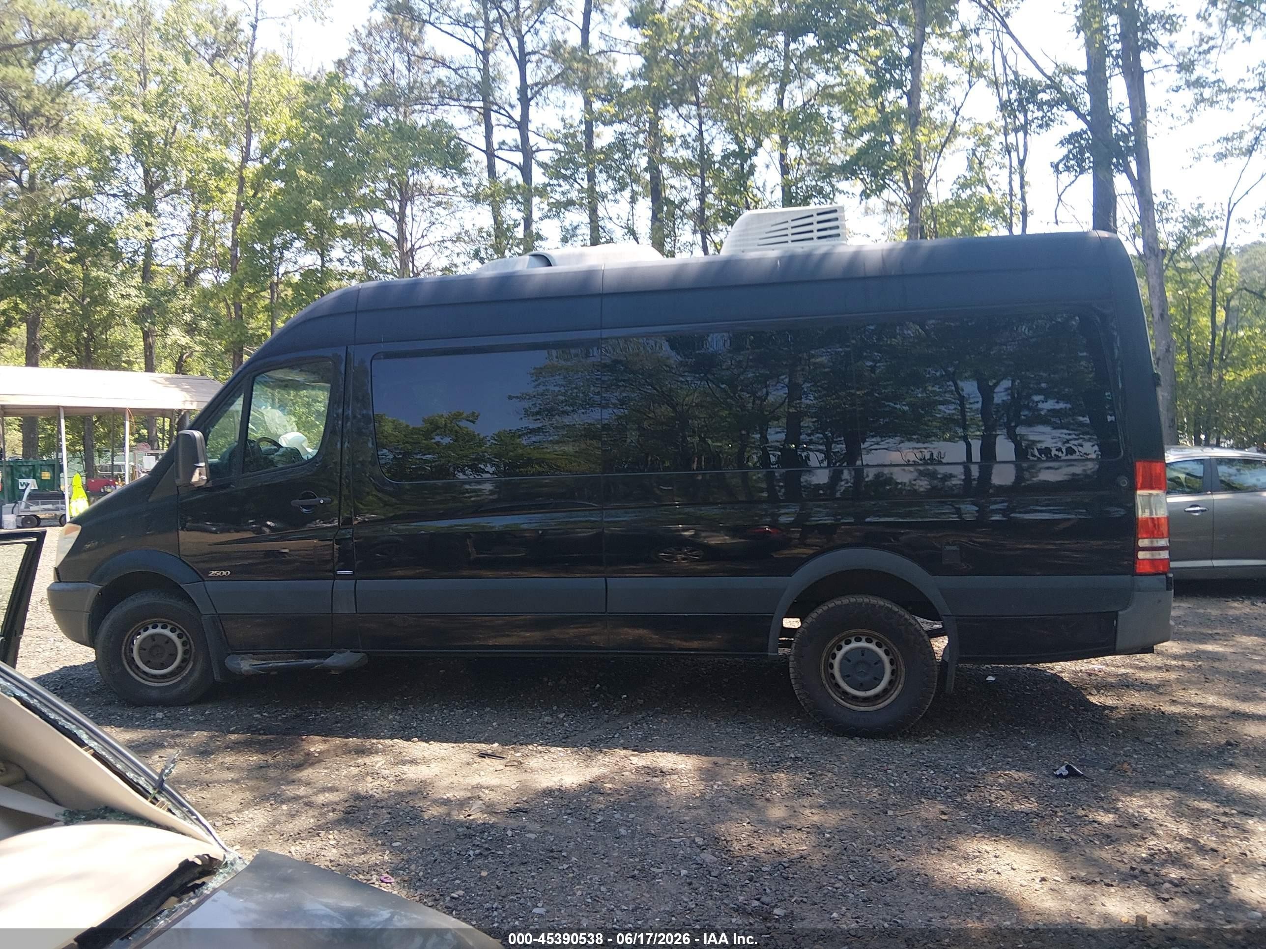 2013 Mercedes-benz Sprinter 2500 High  Roof Black vin: WDZPE8CC0D5728446